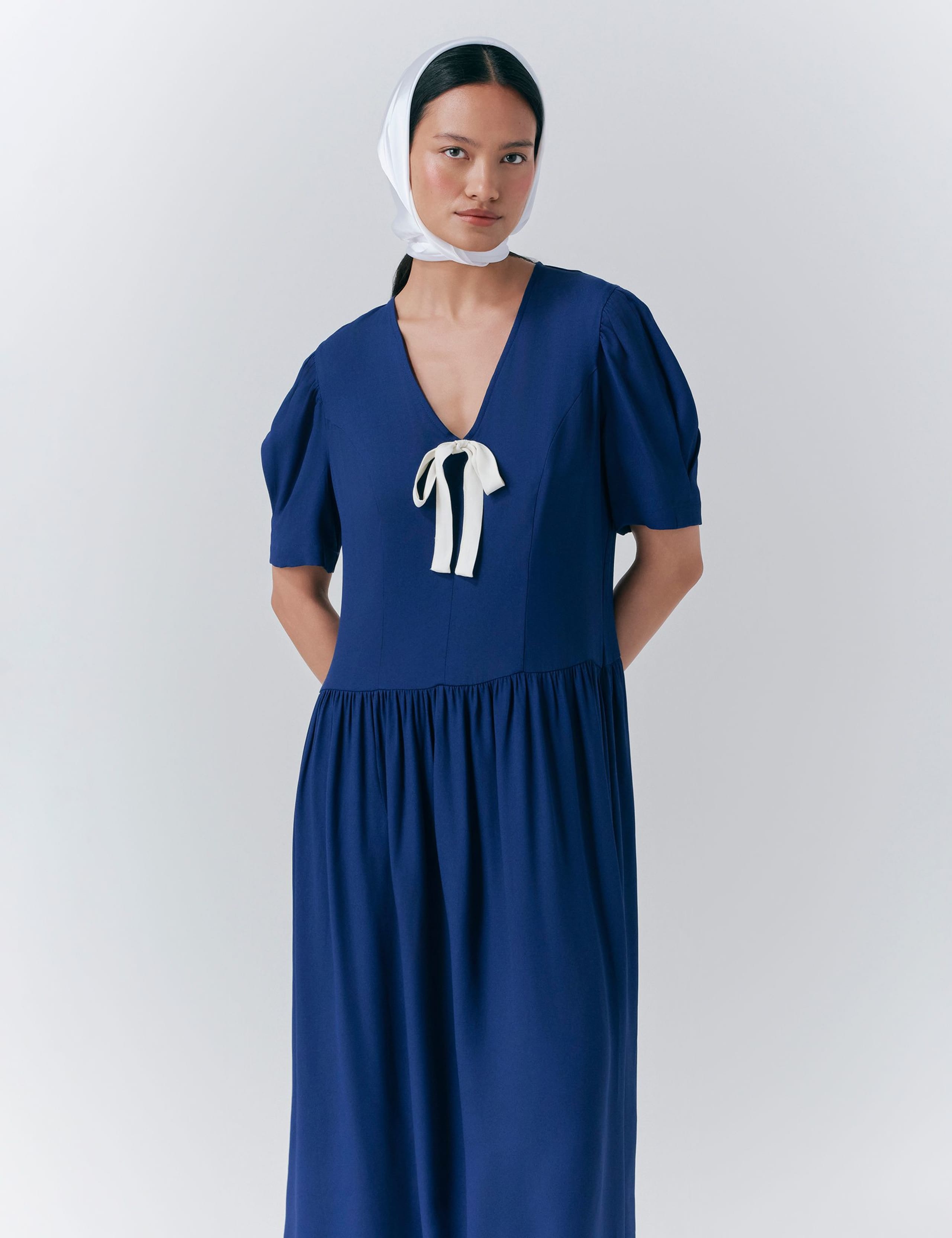 Crepe V-Neck Midi Tea Dress 4 of 5