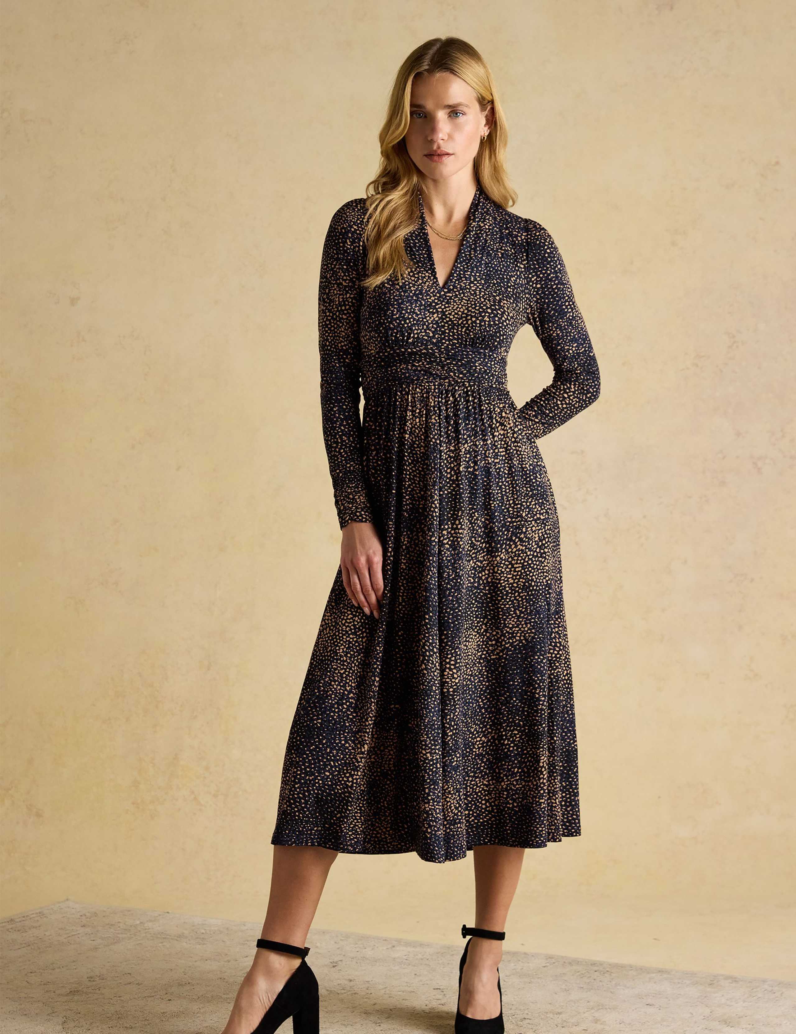 Printed V-Neck Midi Shirred Dress 3 of 8