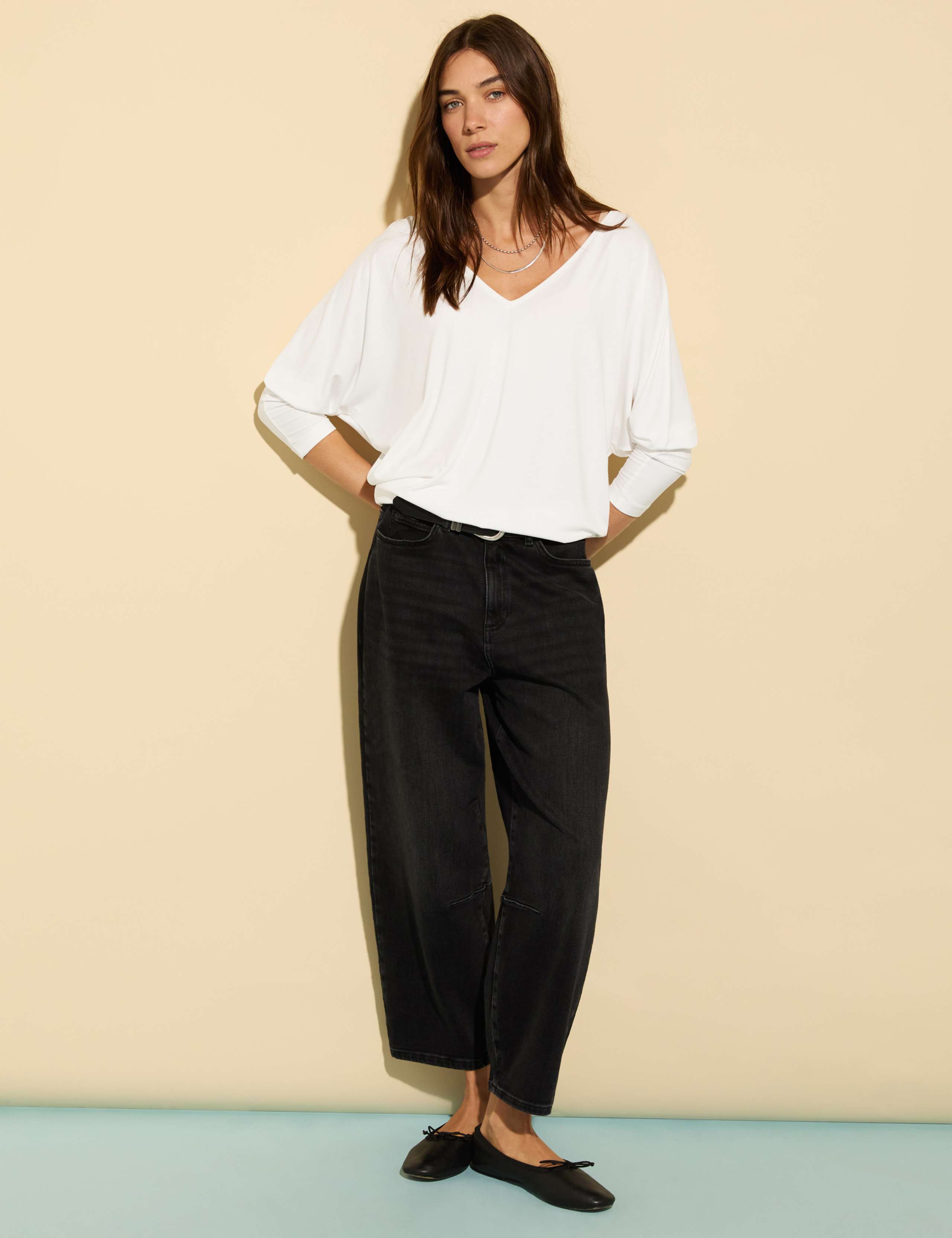 V-Neck Relaxed Top 2 of 3