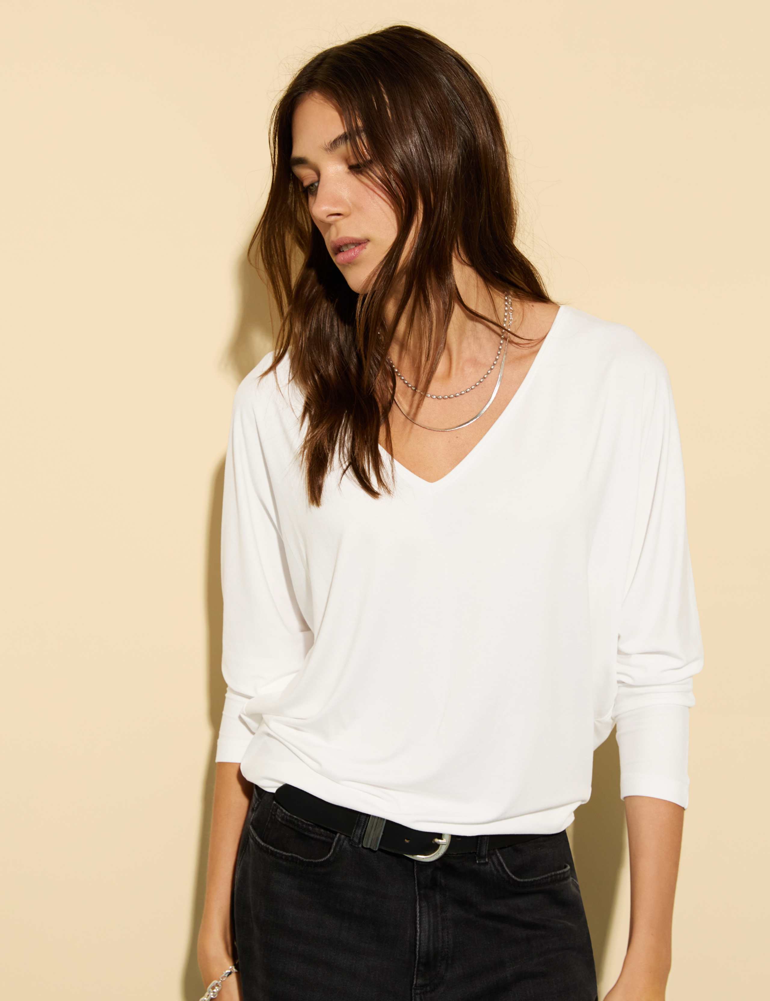 V-Neck Relaxed Top 3 of 3