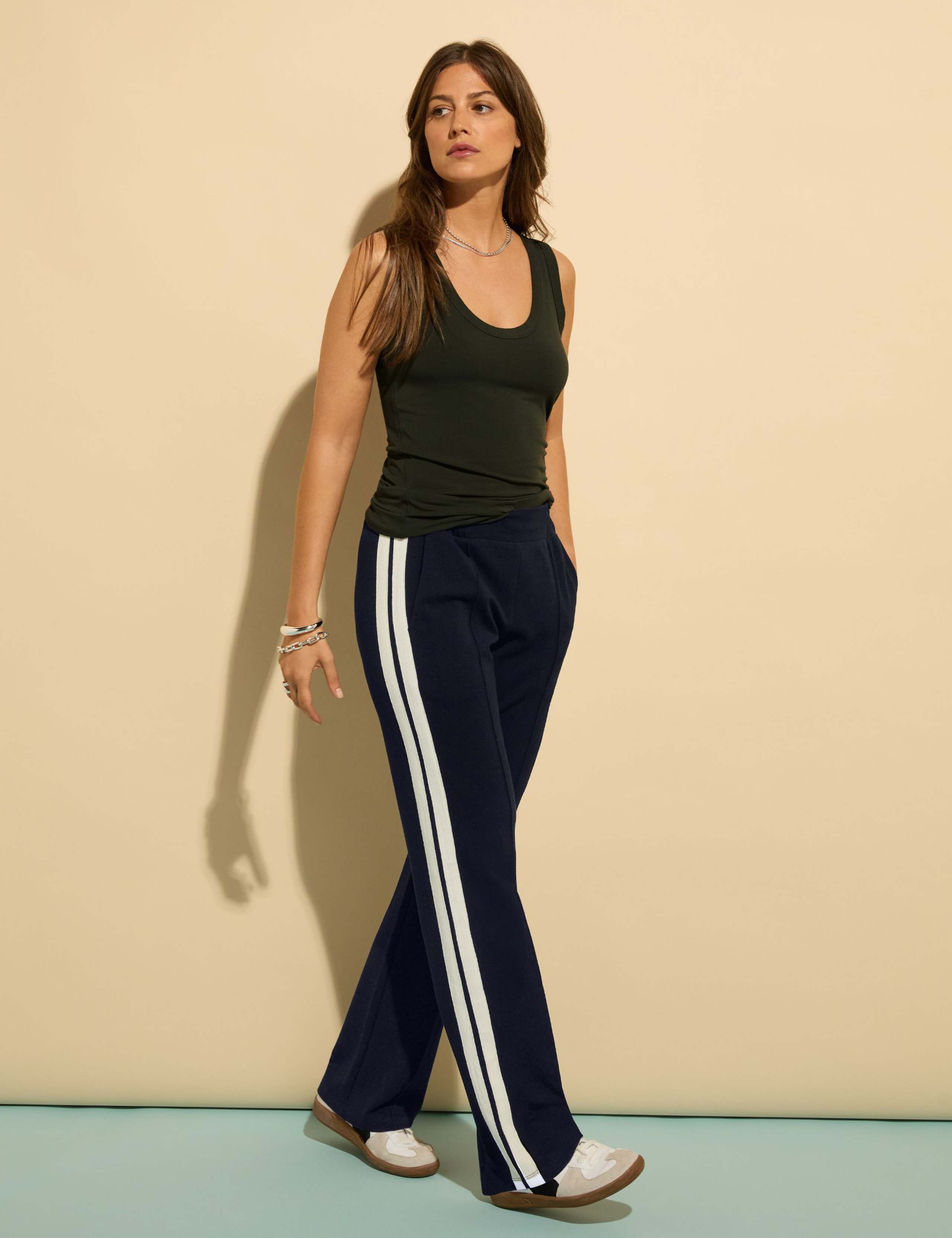 Scoop Neck Vest 3 of 4