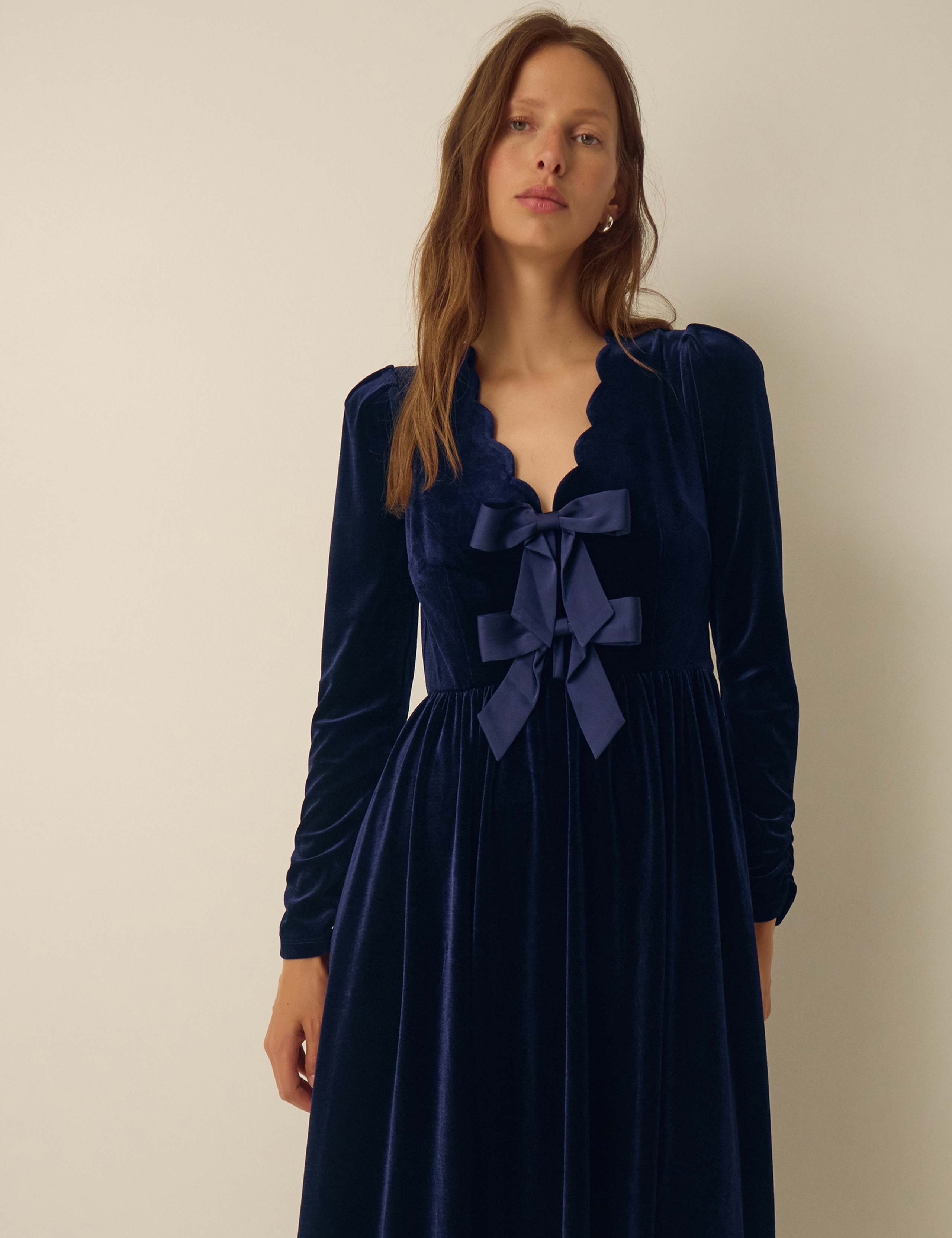 Velvet V-Neck Bow Detail Midi Dress 4 of 6