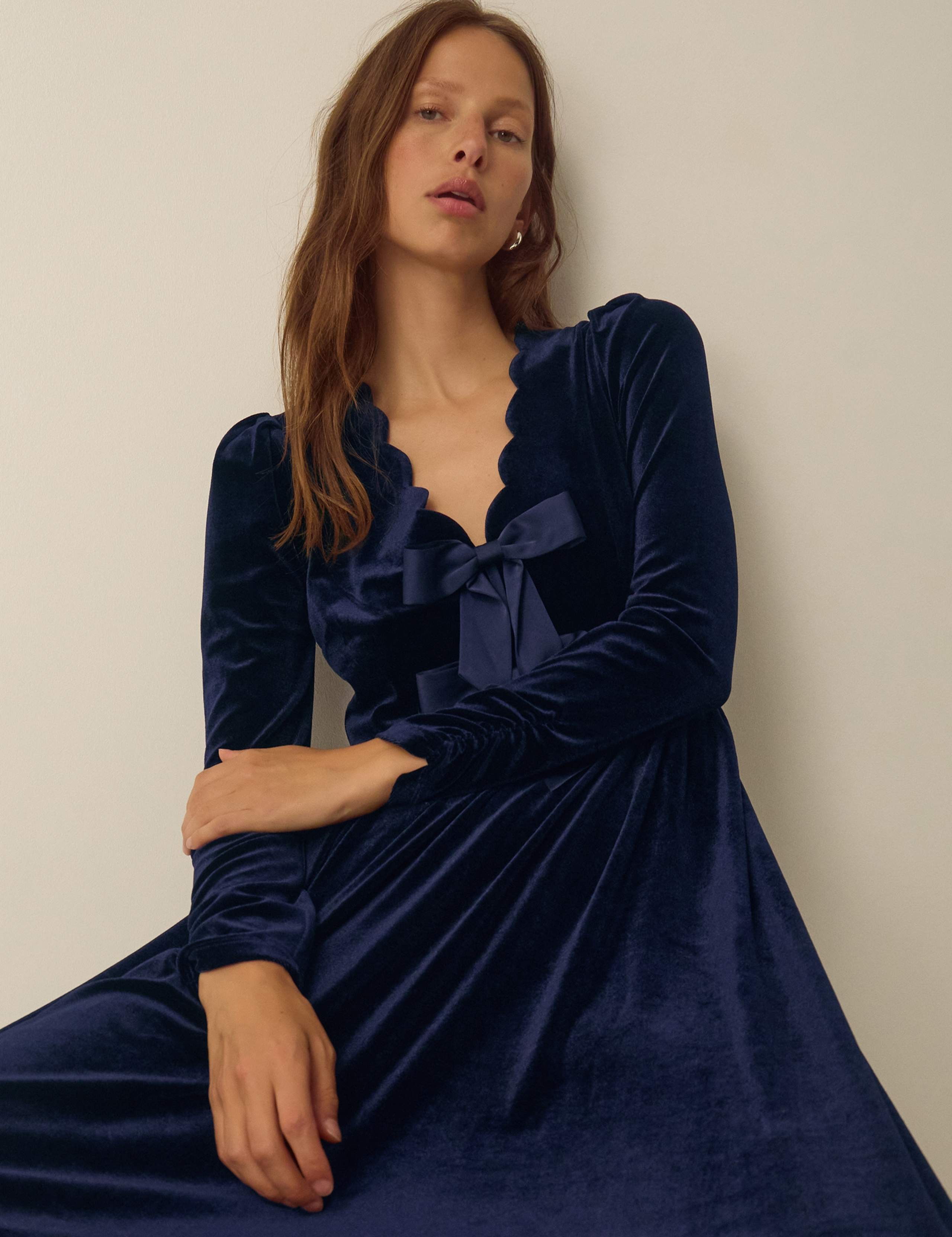 Velvet V-Neck Bow Detail Midi Dress 5 of 6