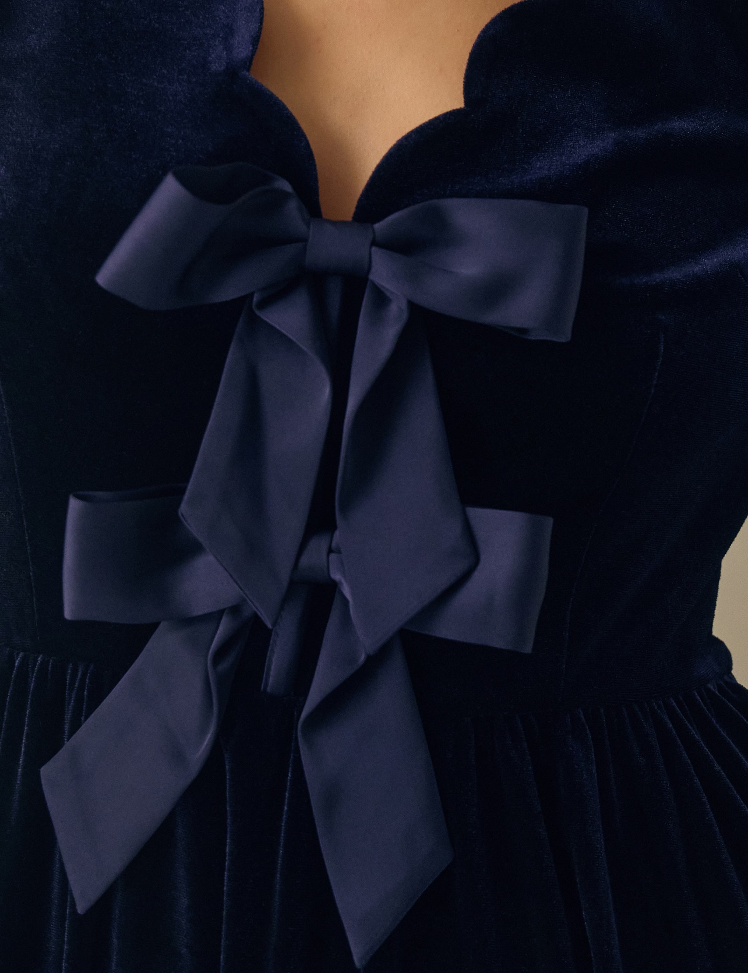 Velvet V-Neck Bow Detail Midi Dress 6 of 6