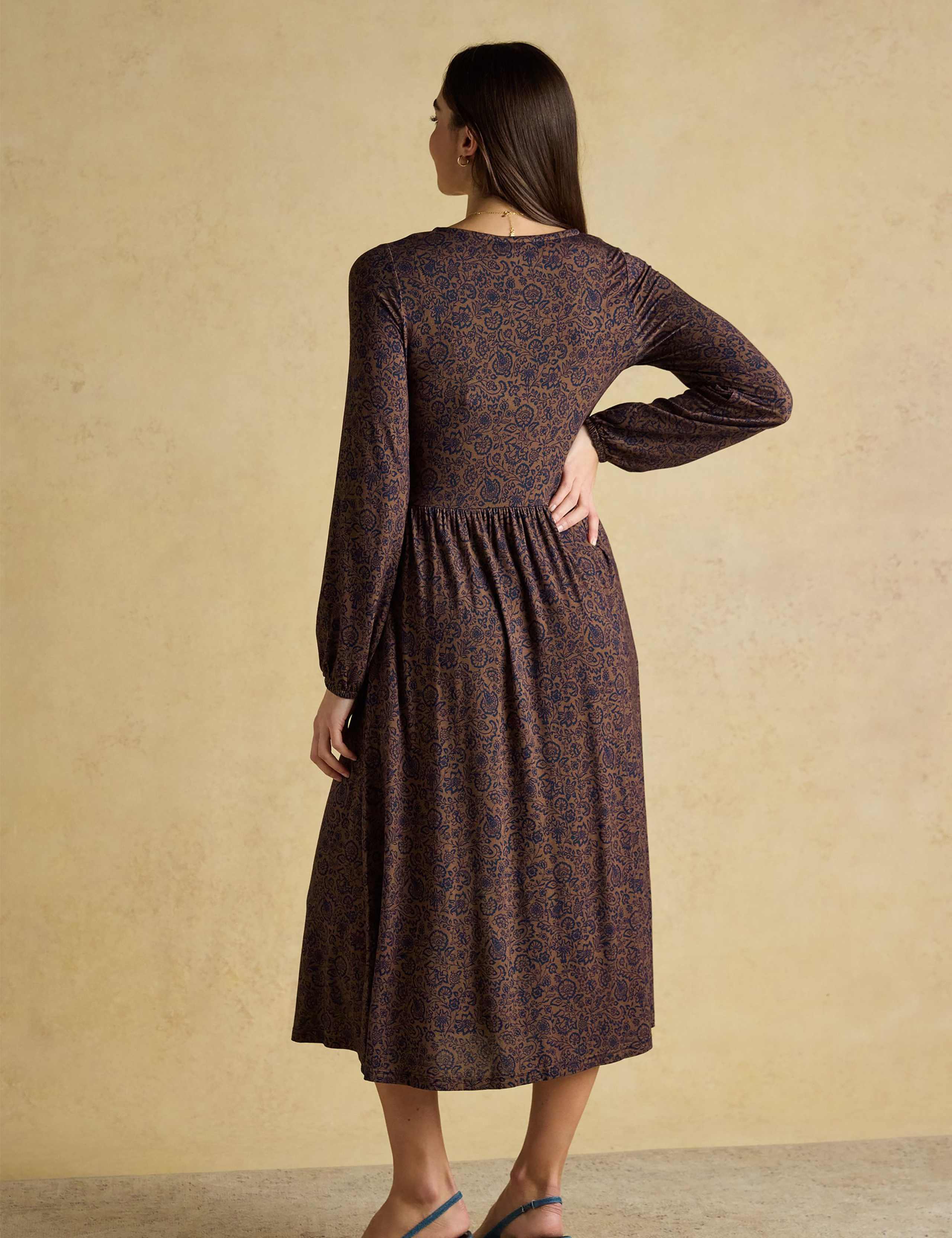 Jersey Floral V-Neck Midi Skater Dress 4 of 8