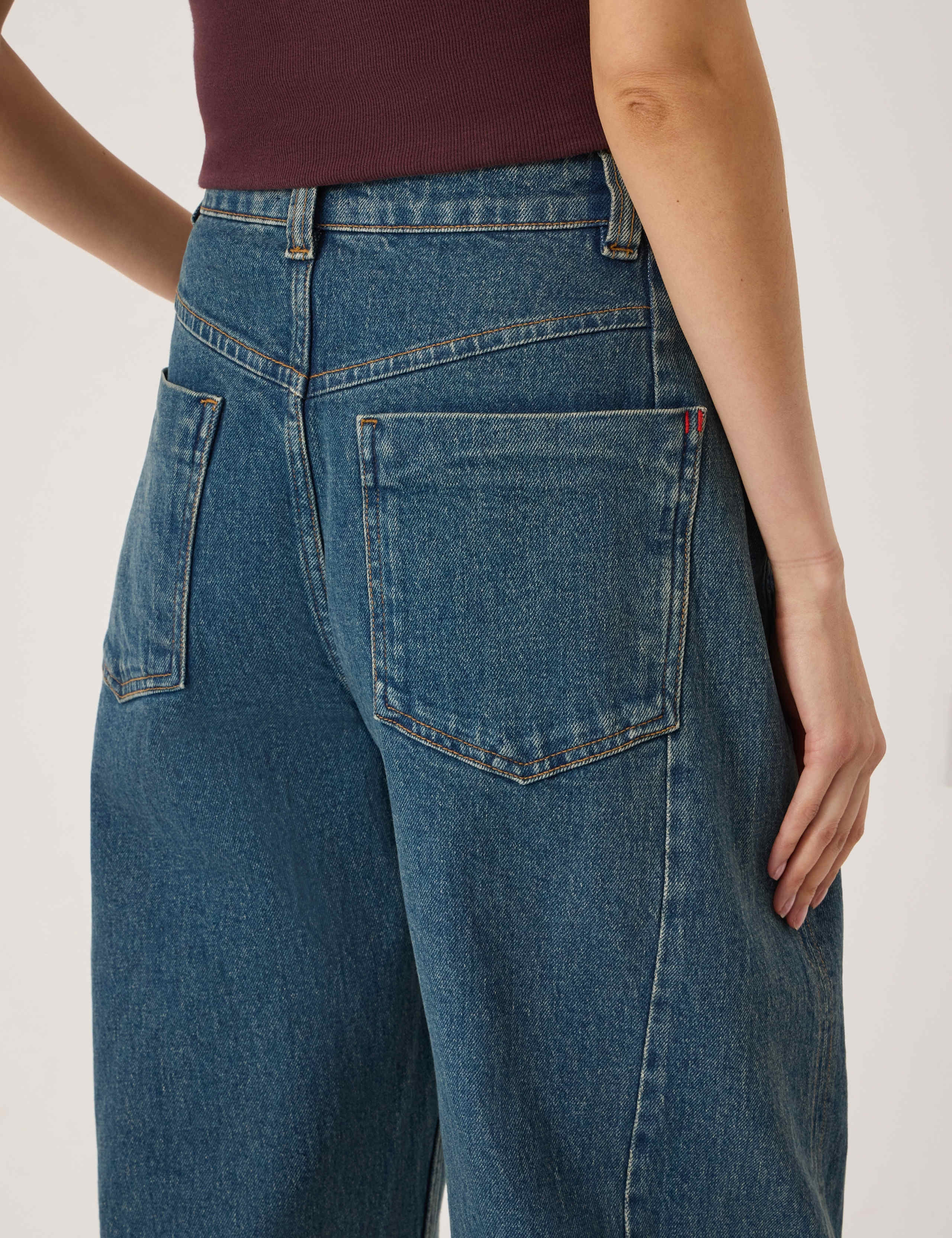 Tapered Leg Carrot Fit Jeans 5 of 5