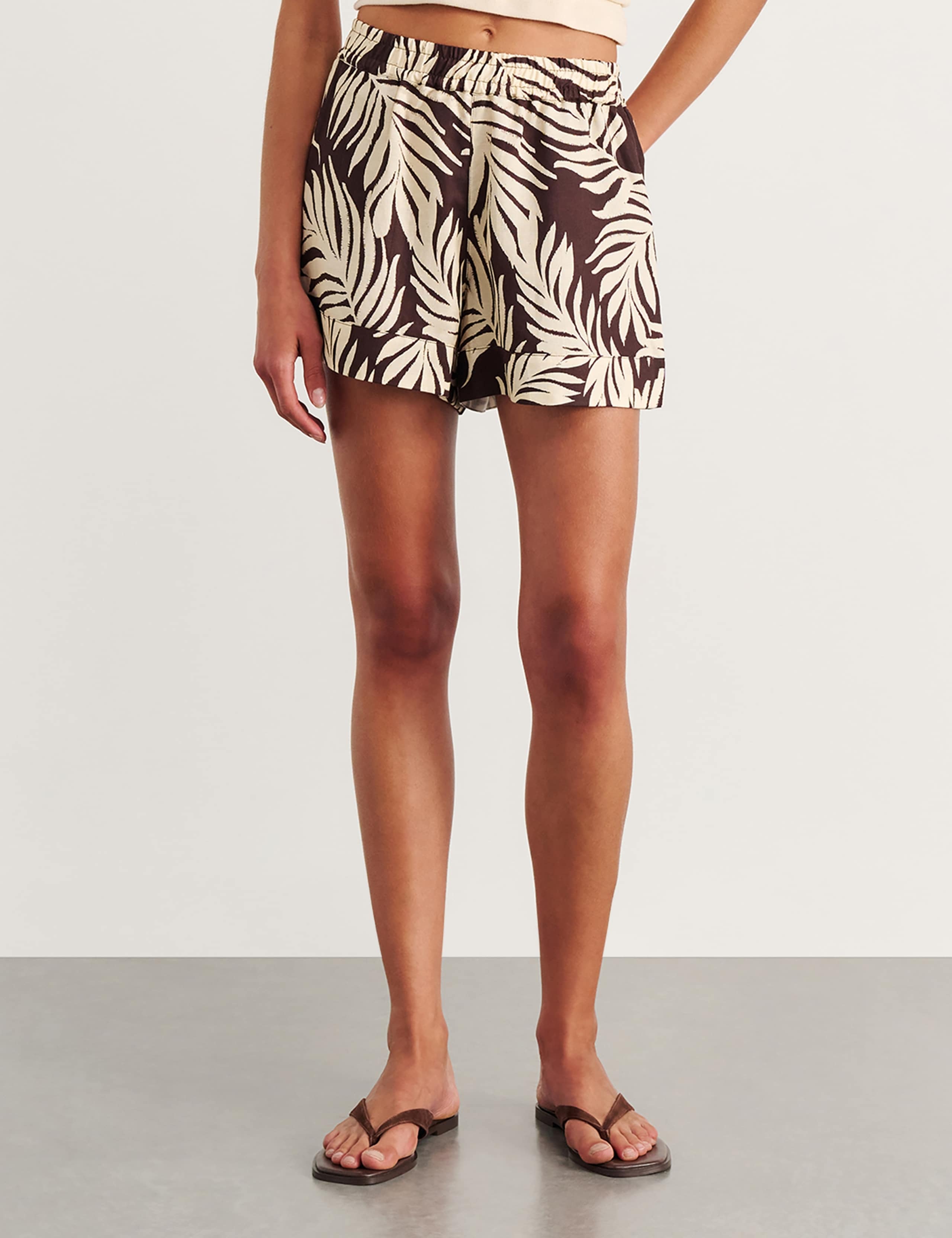 Lyocell Rich Printed Shorts 3 of 6
