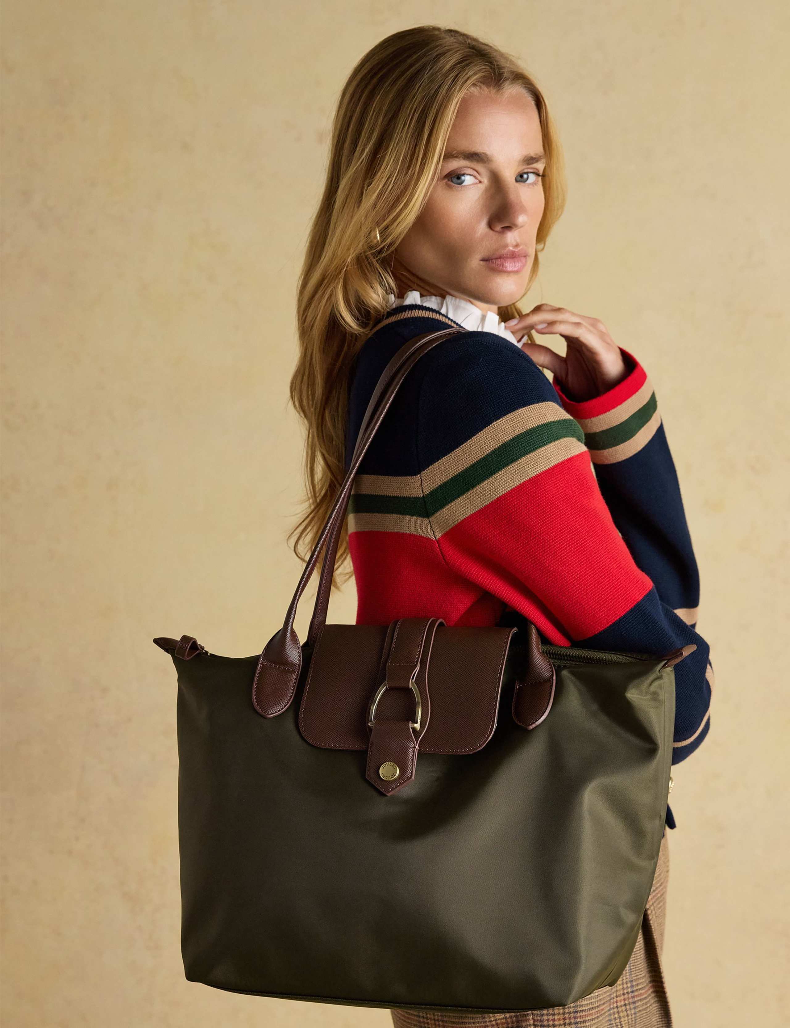 Zip Around Shoulder Bag 5 of 9