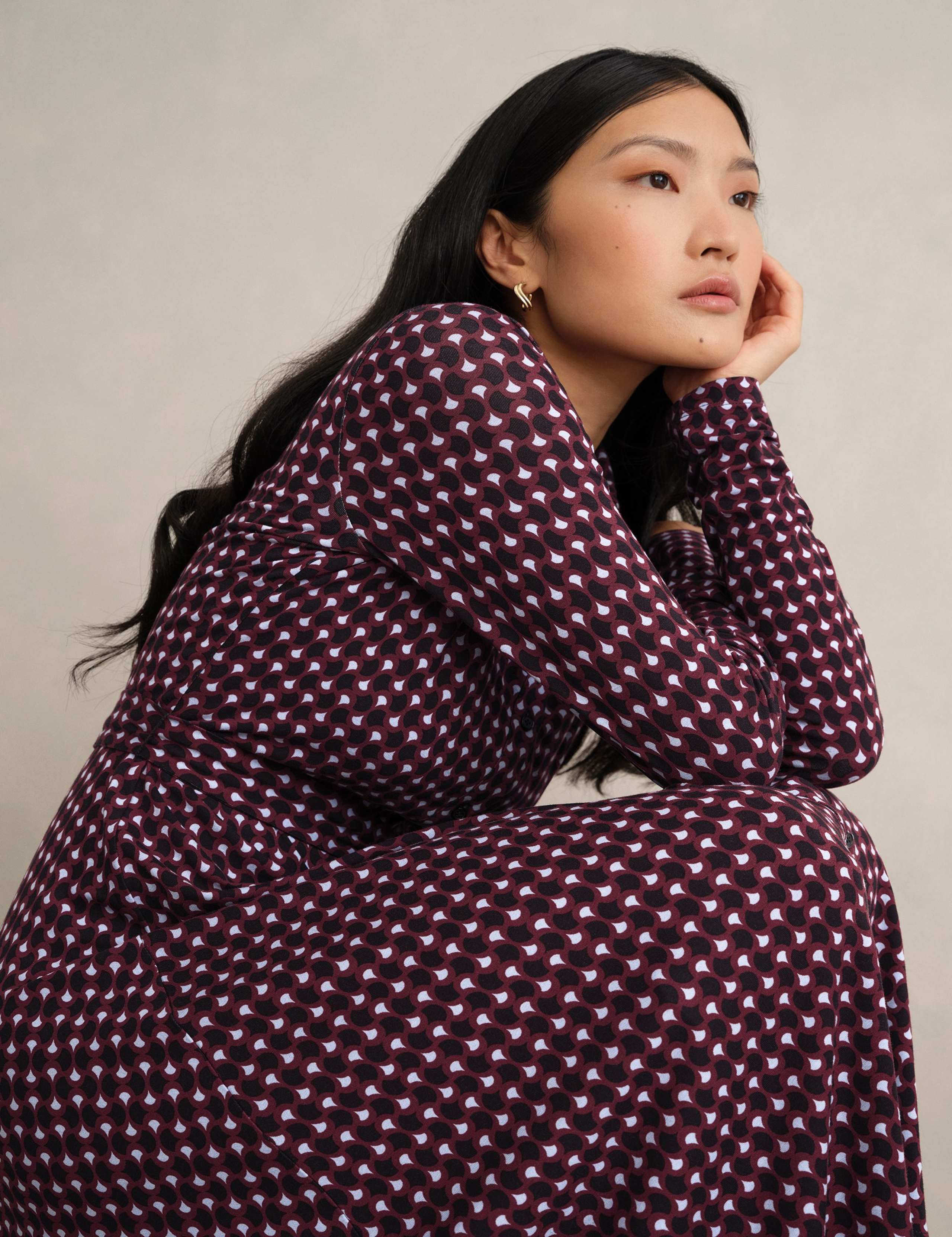 Jersey Geometric V-Neck Midi Shirt Dress 3 of 5