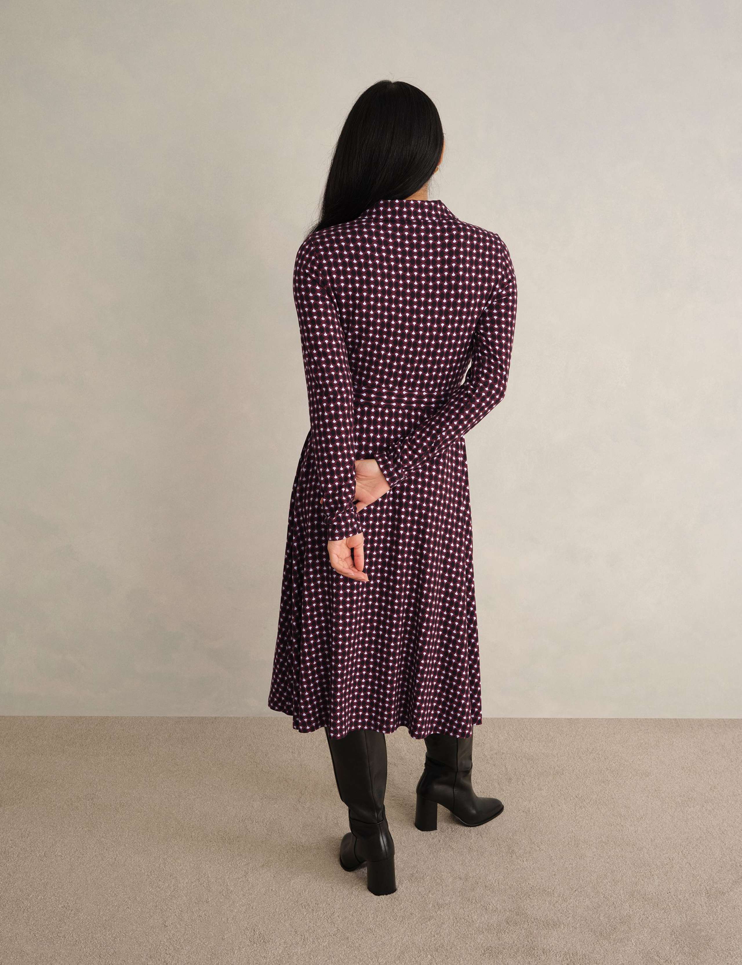 Jersey Geometric V-Neck Midi Shirt Dress 4 of 5