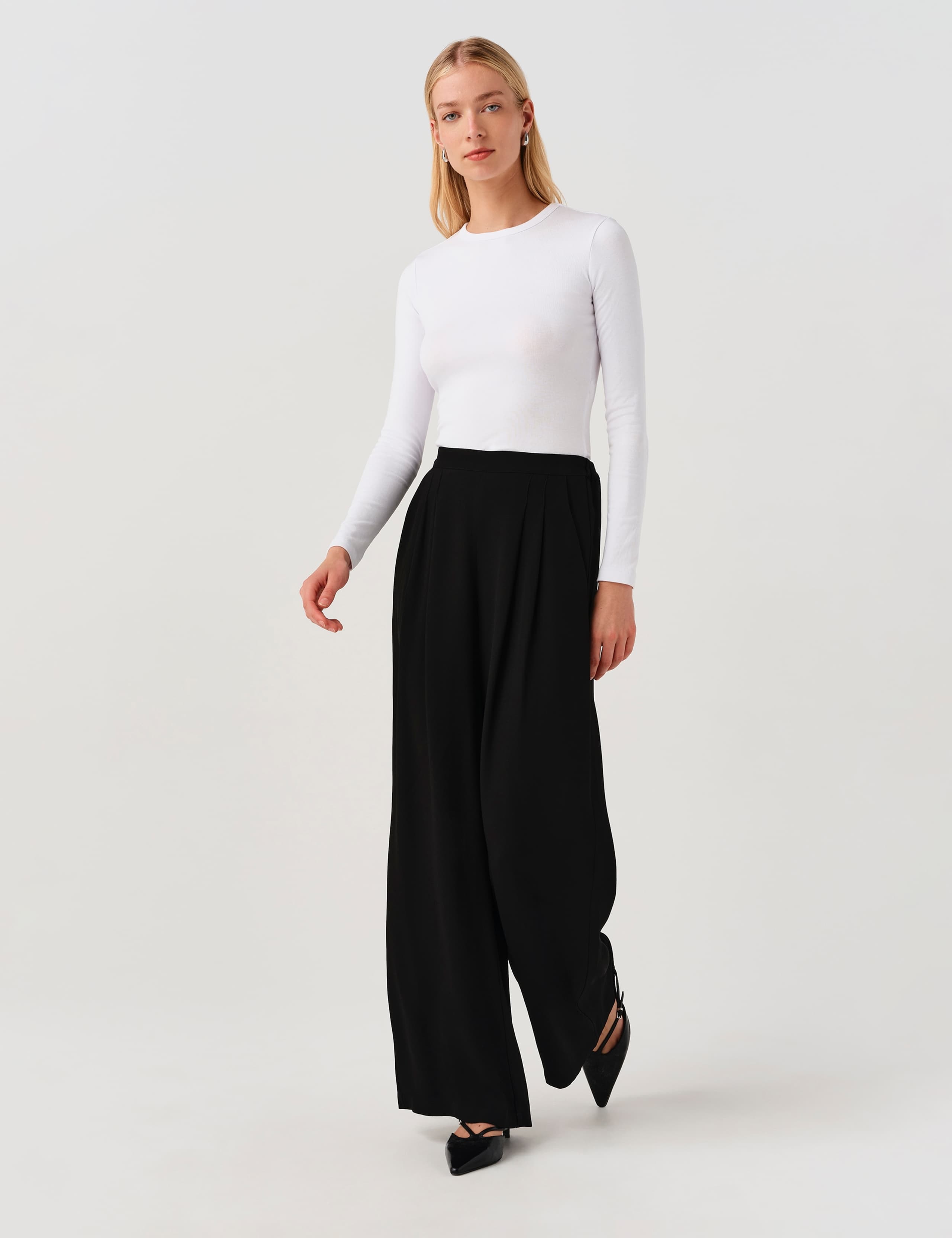 Crepe Pleat Front Wide Leg Trousers 1 of 7