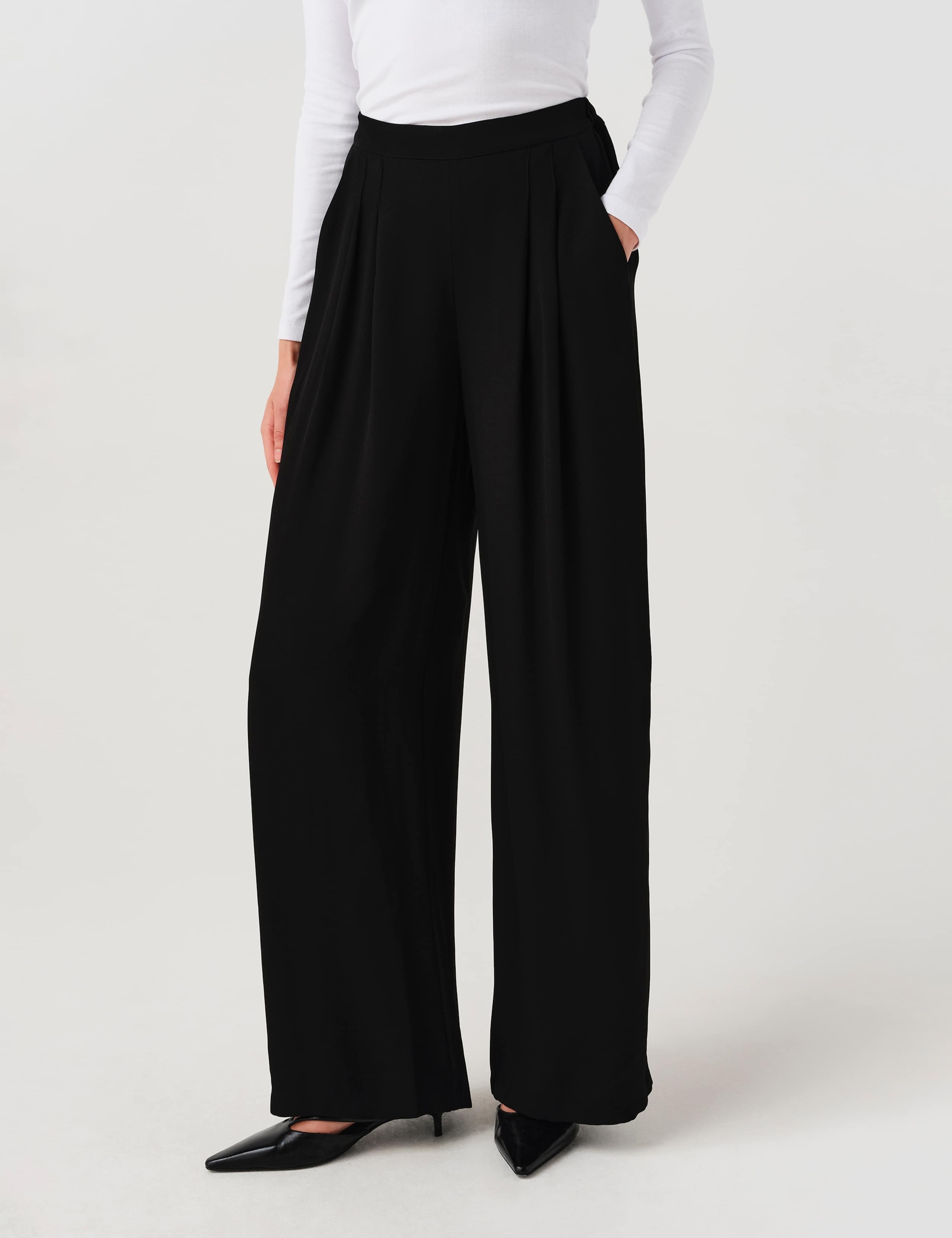 Crepe Pleat Front Wide Leg Trousers 5 of 7