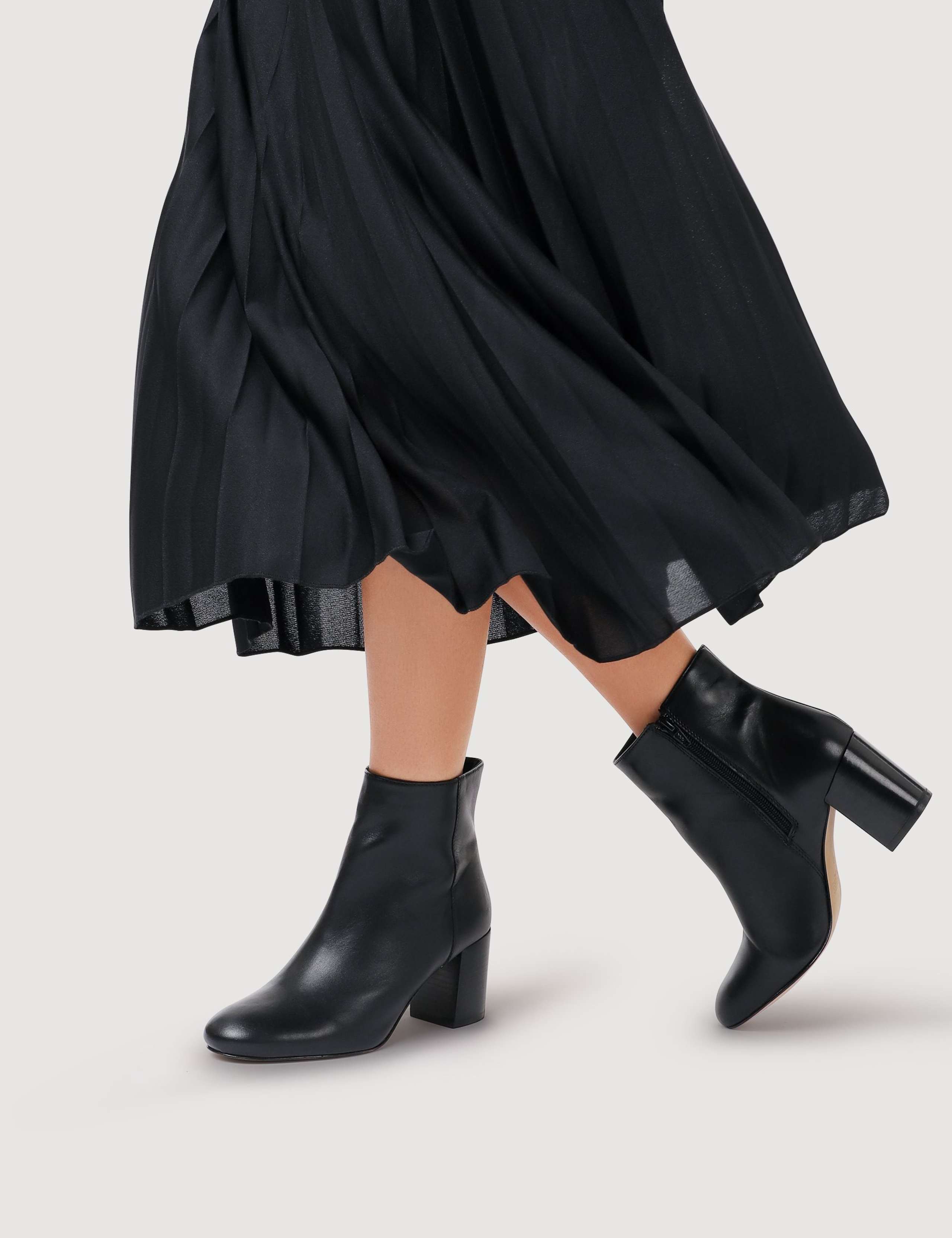 Wide Fit Leather Block Heel Ankle Boots 4 of 7