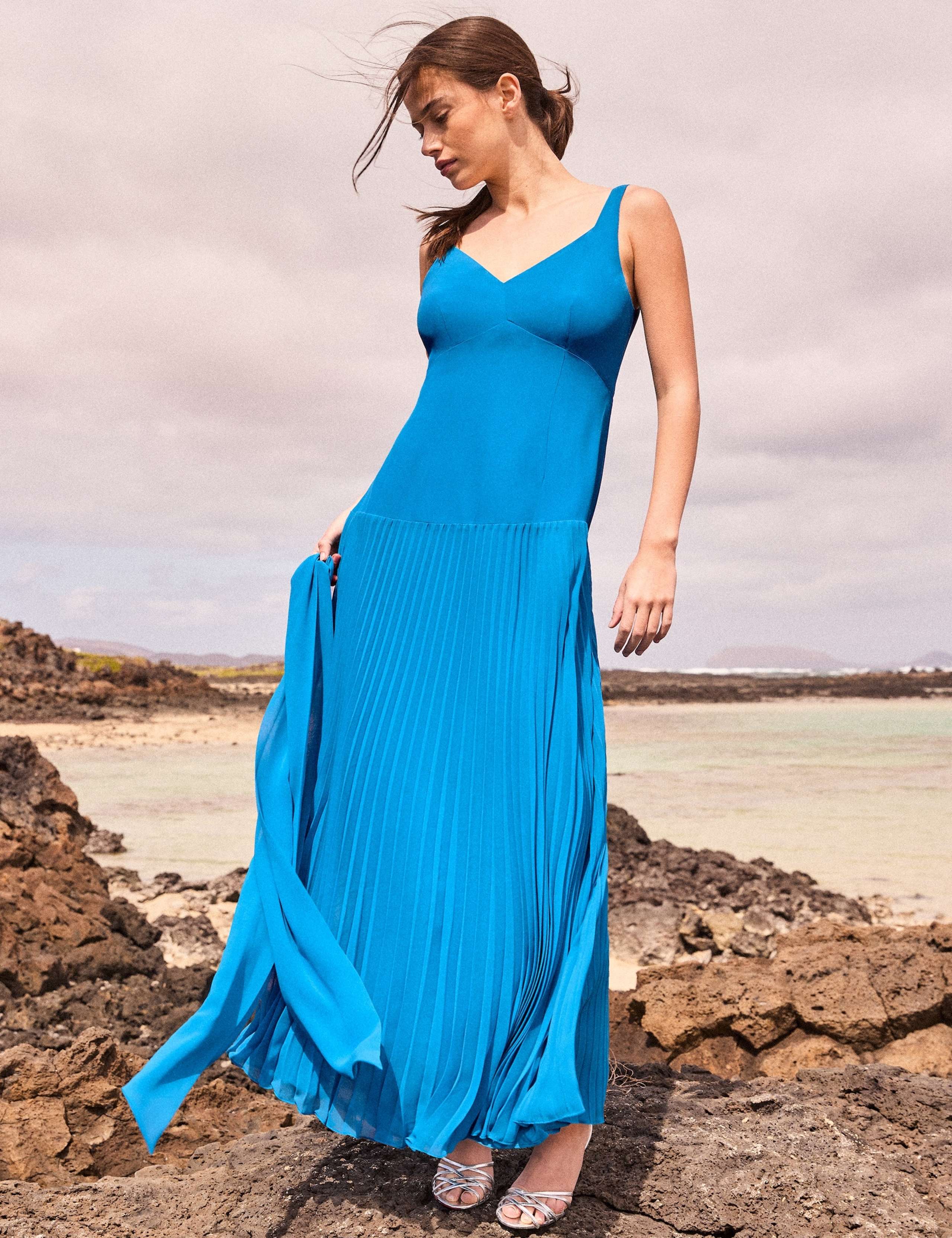 V-Neck Pleated Dropped Waist Maxi Dress 3 of 5