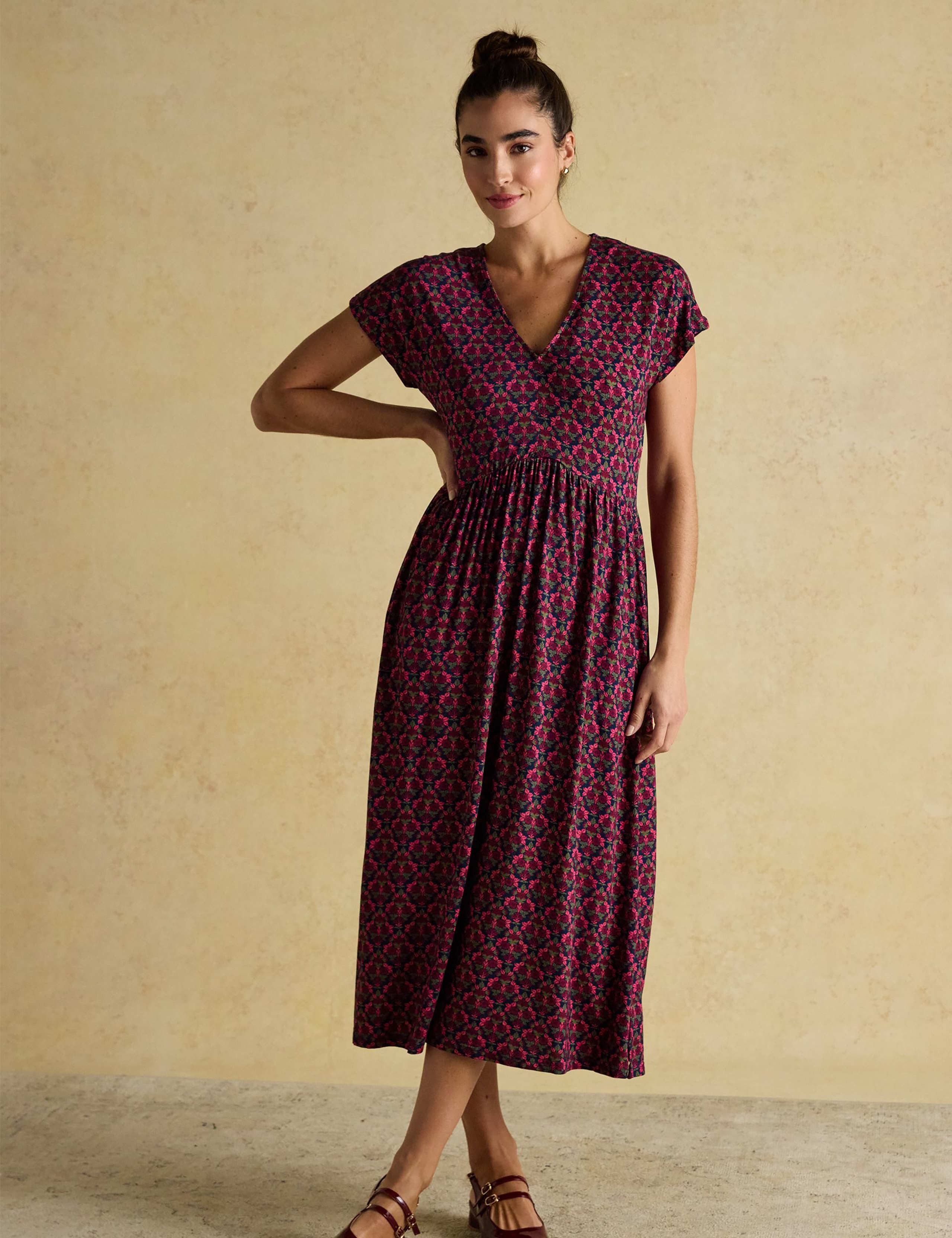 Jersey Floral V-Neck Midi Waisted Dress 3 of 9