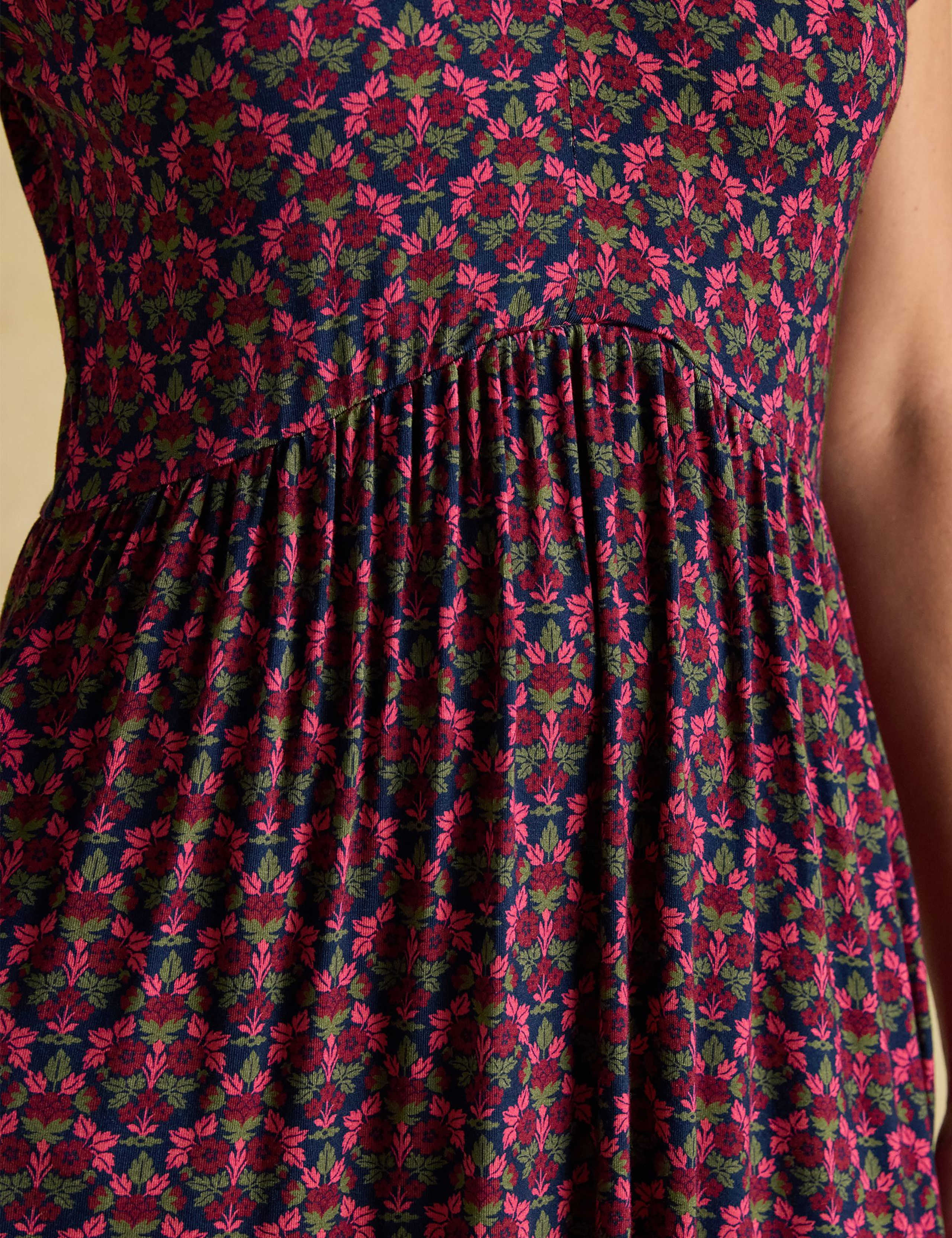 Jersey Floral V-Neck Midi Waisted Dress 7 of 9