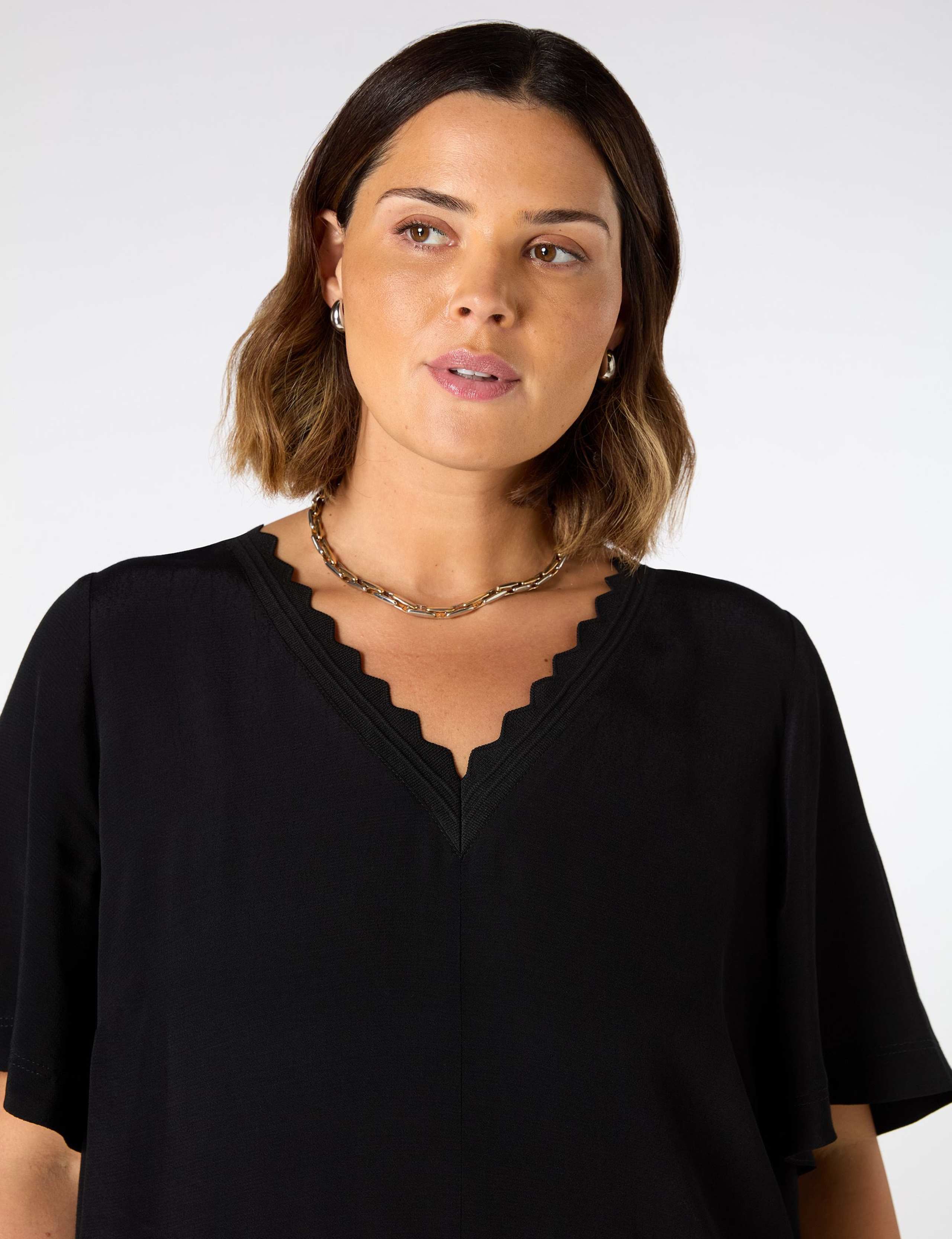 V-Neck Maxi T-Shirt Dress 4 of 5