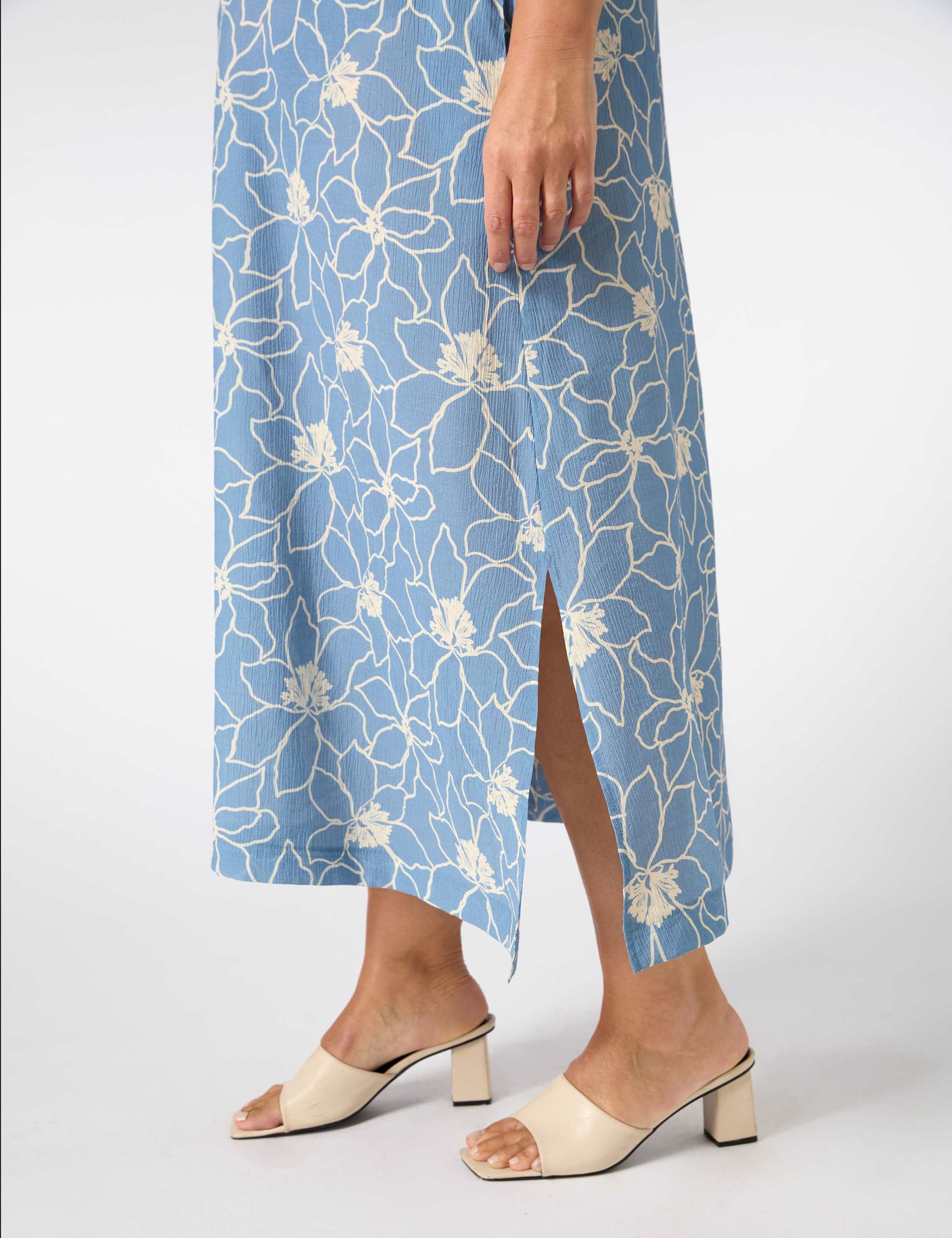 Floral V-Neck Midi T-Shirt Dress 4 of 4