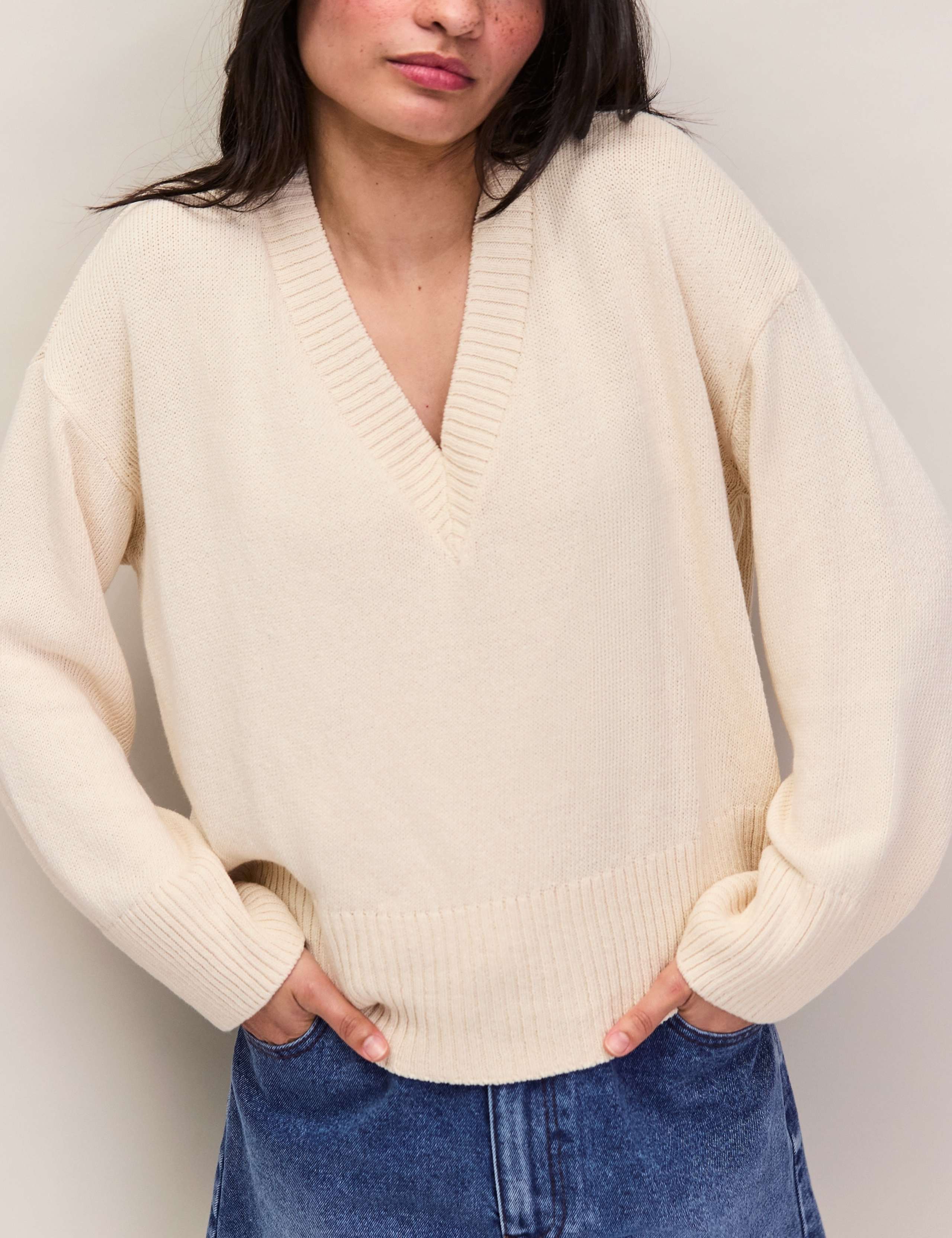 Cotton Blend Textured V-Neck Relaxed Jumper 5 of 6