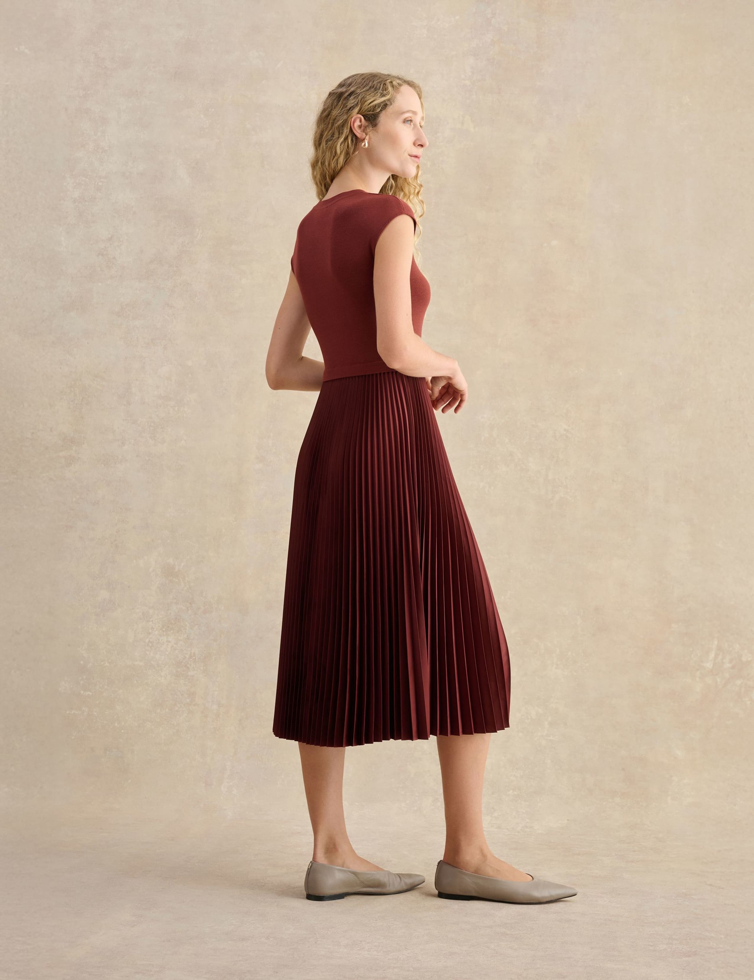 Pleated Knee Length Shift Dress 4 of 5