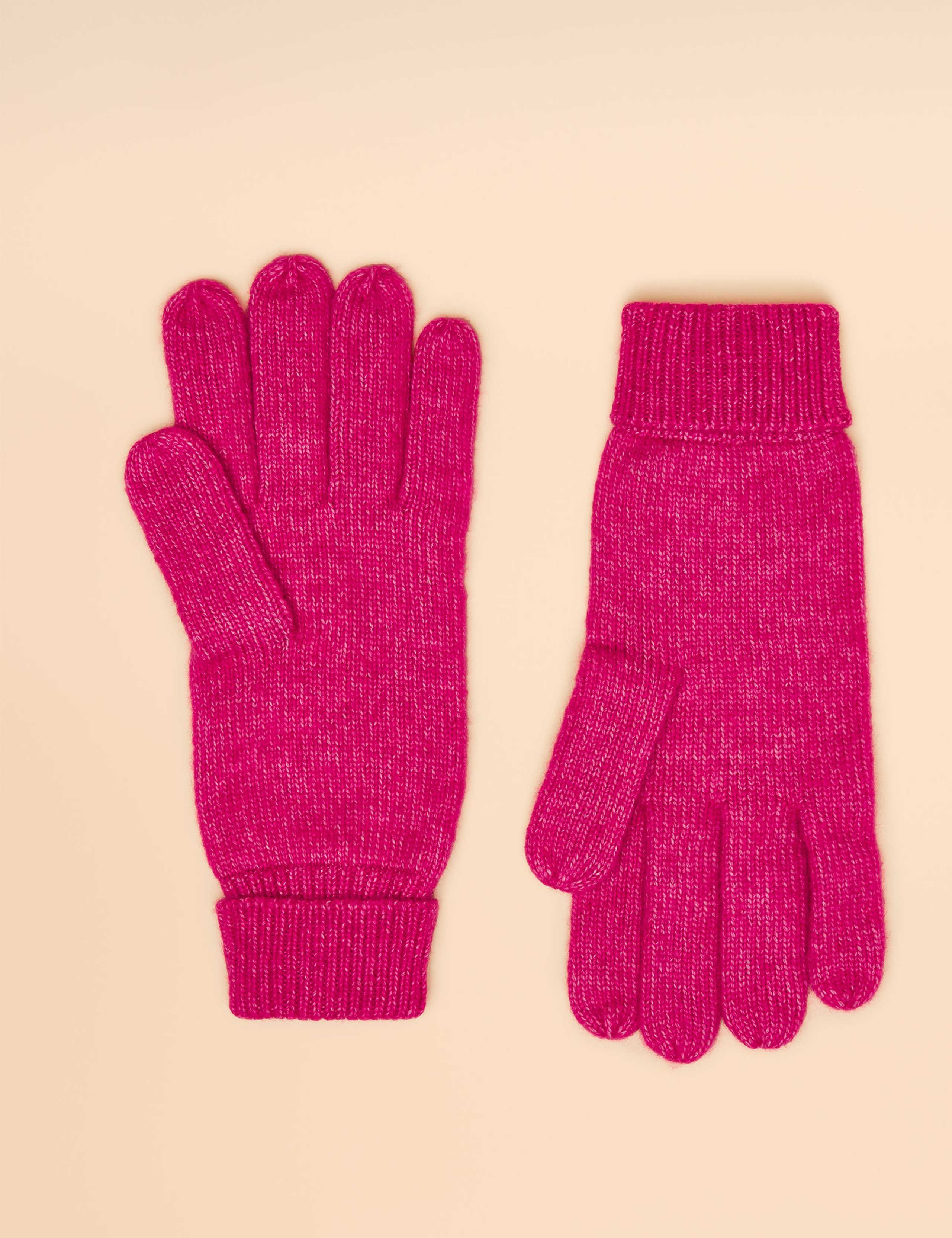 Knitted Gloves 2 of 3