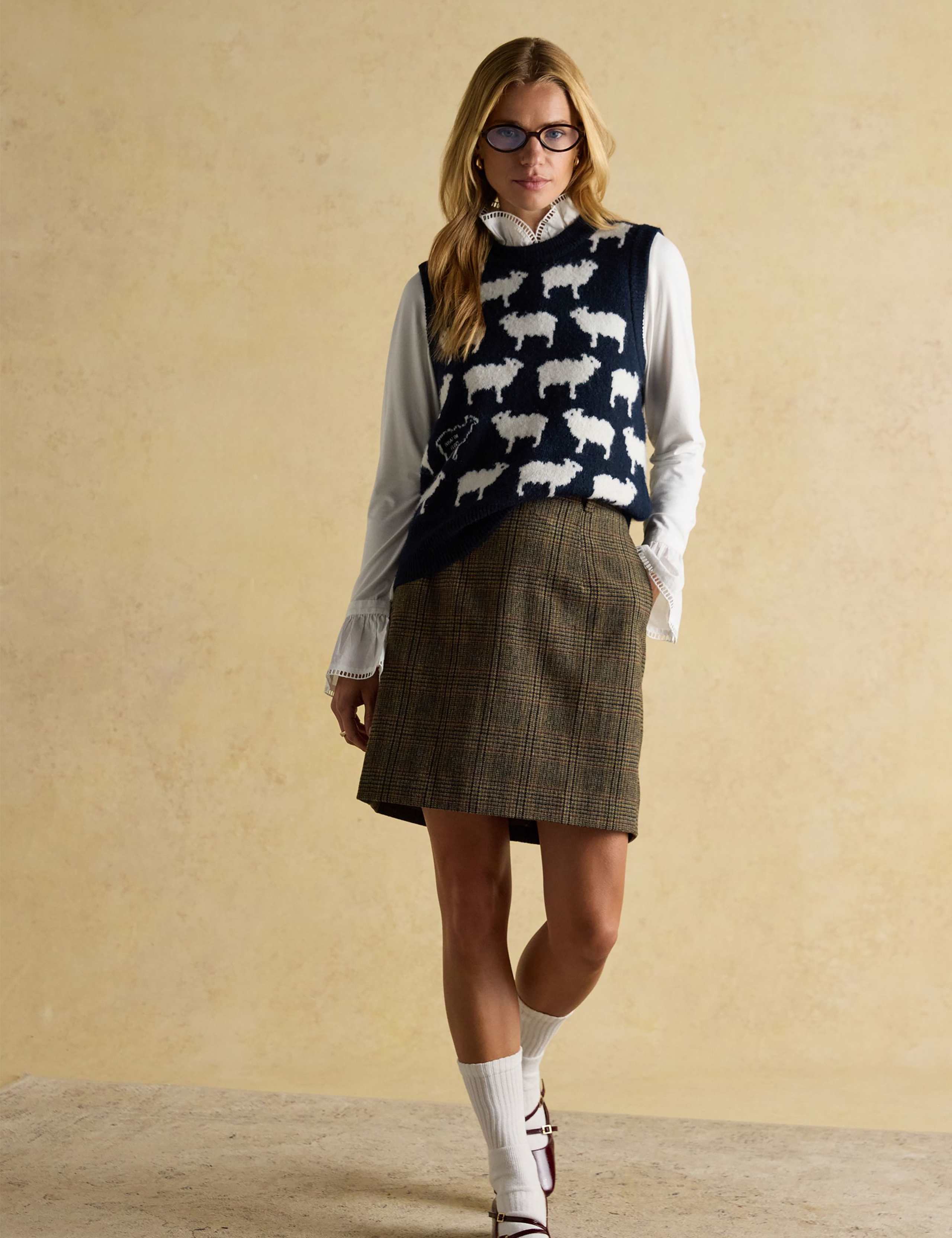 Knitted Sheep Vest 3 of 7