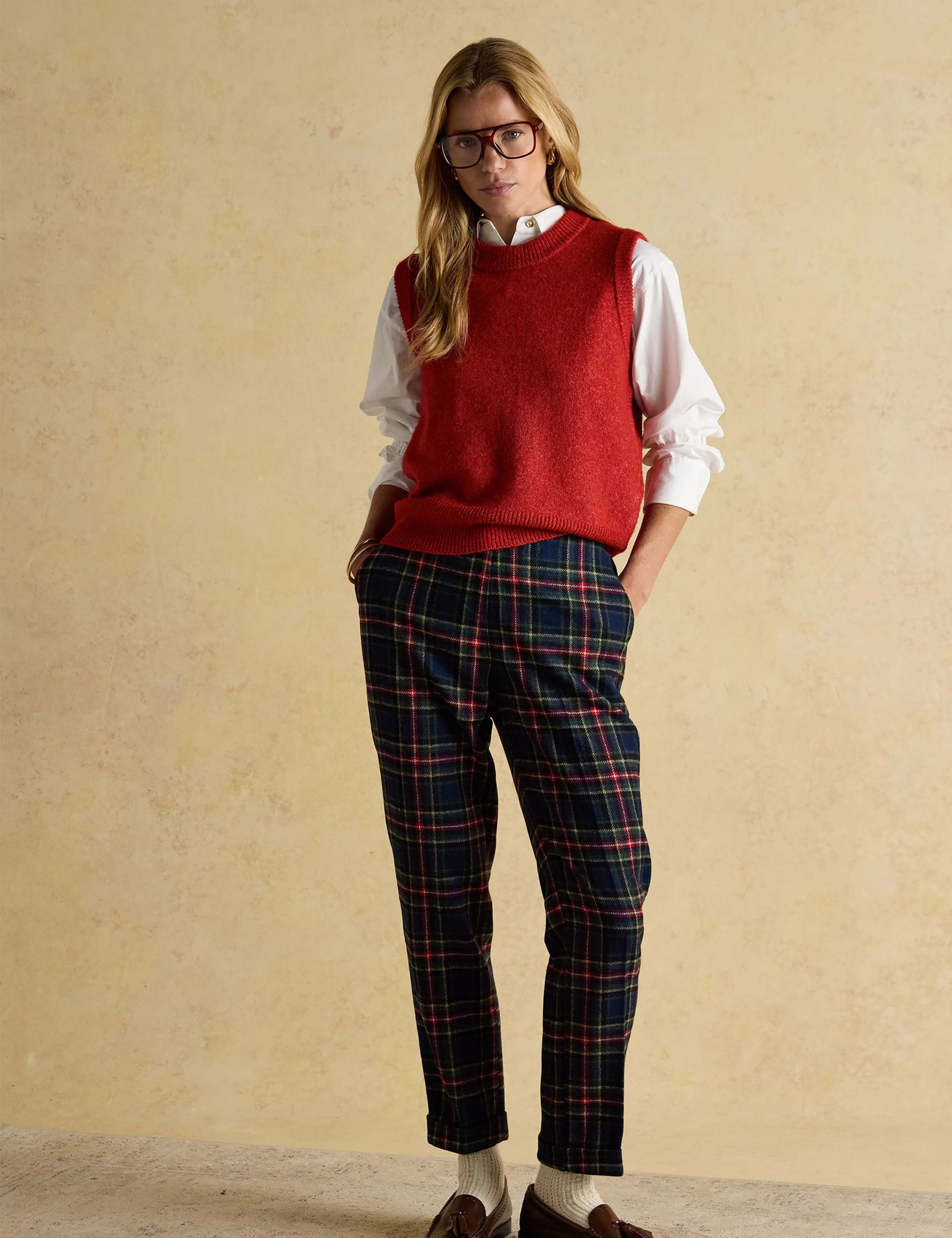 Textured Crew Neck Knitted Vest 4 of 10