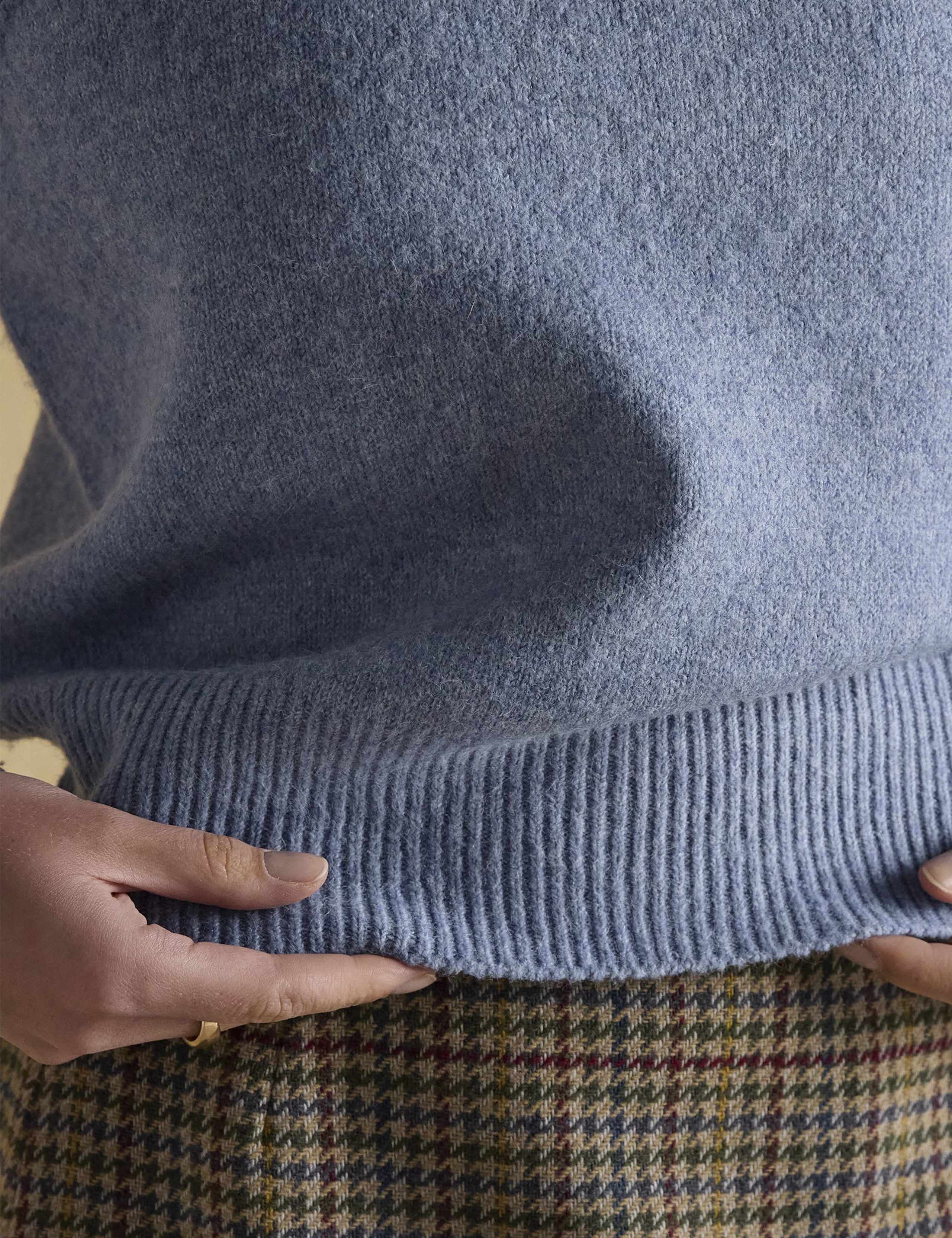 Textured Crew Neck Knitted Vest 8 of 8