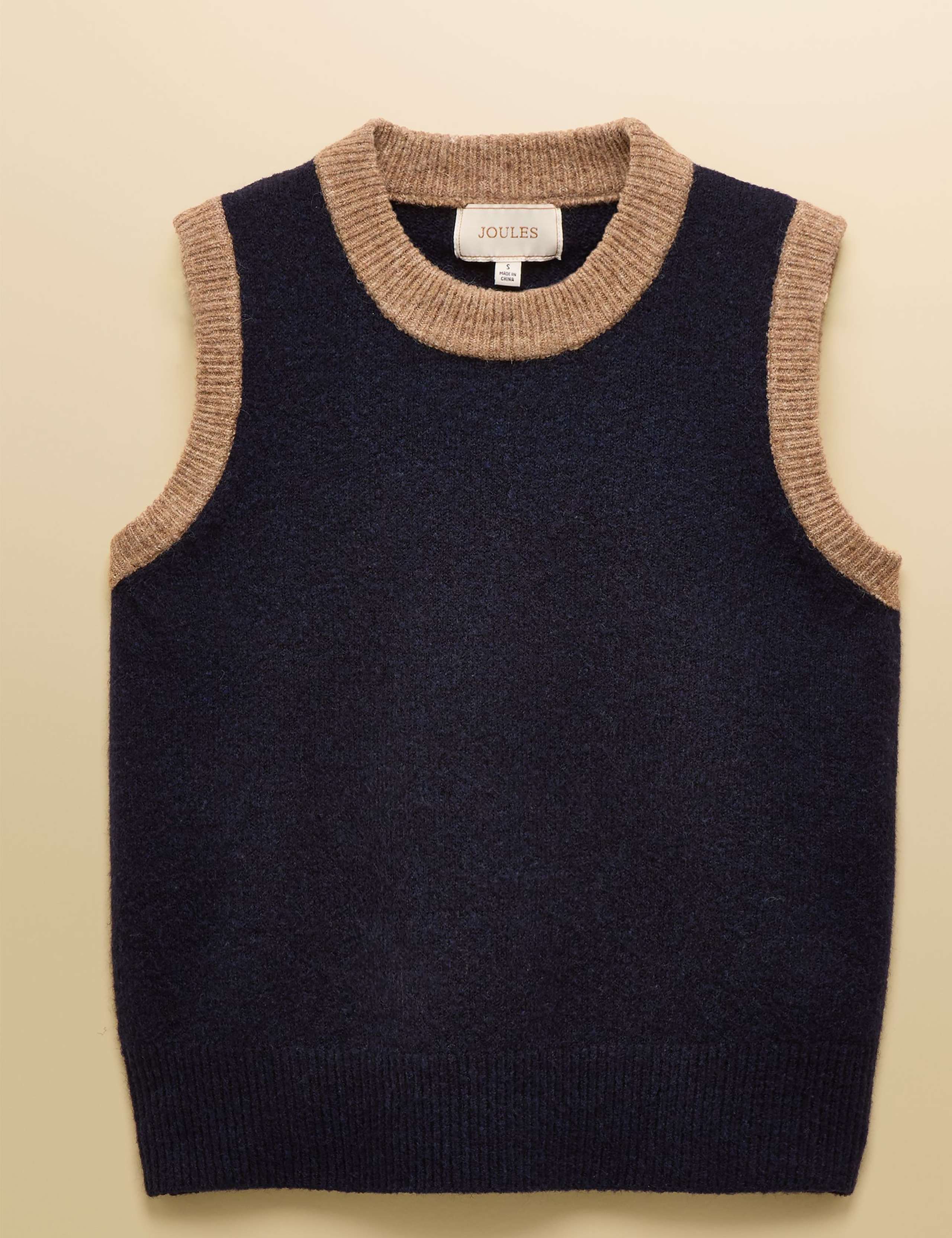 Textured Crew Neck Knitted Vest 2 of 8