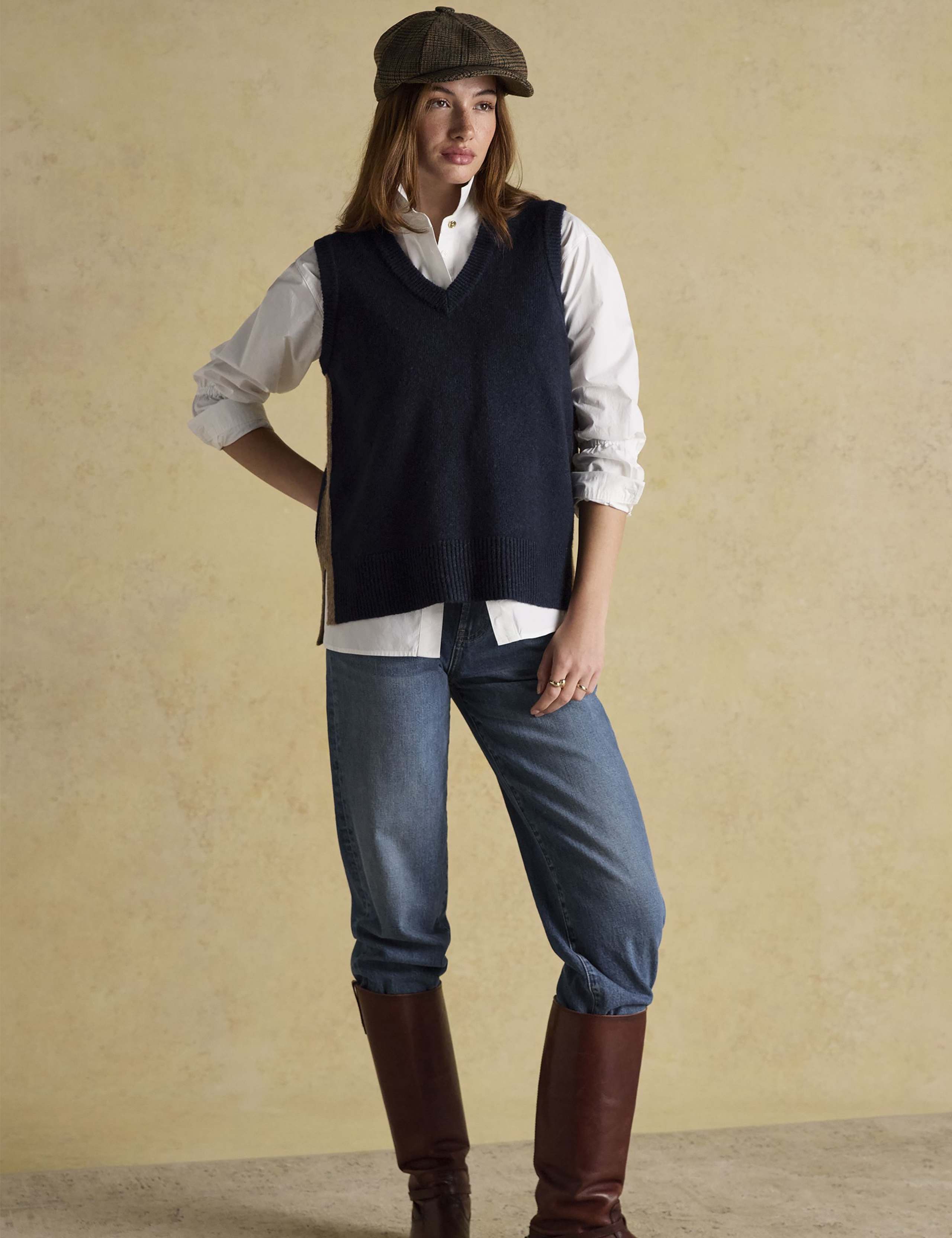 V-Neck Knitted Vest 3 of 7