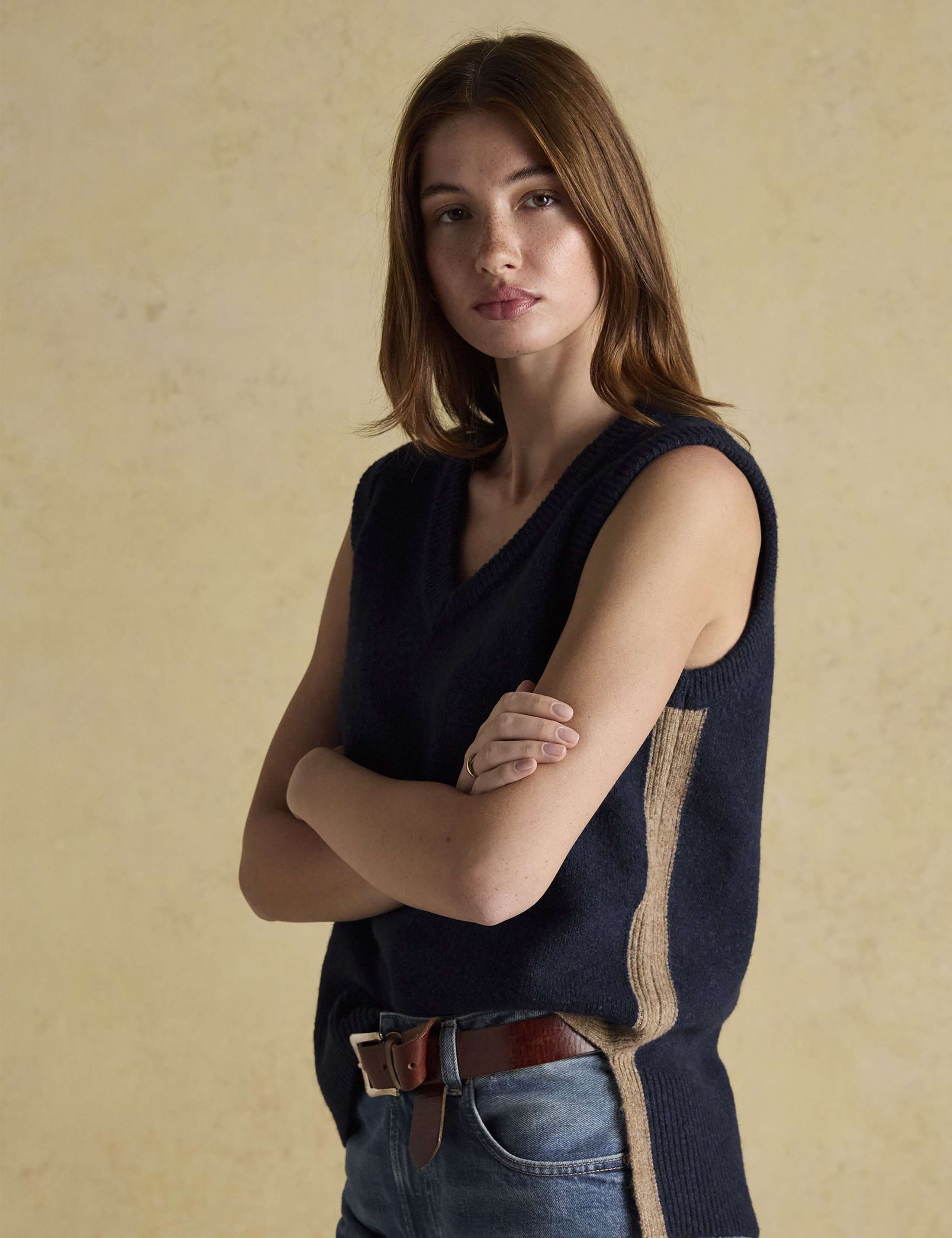 V-Neck Knitted Vest 4 of 7