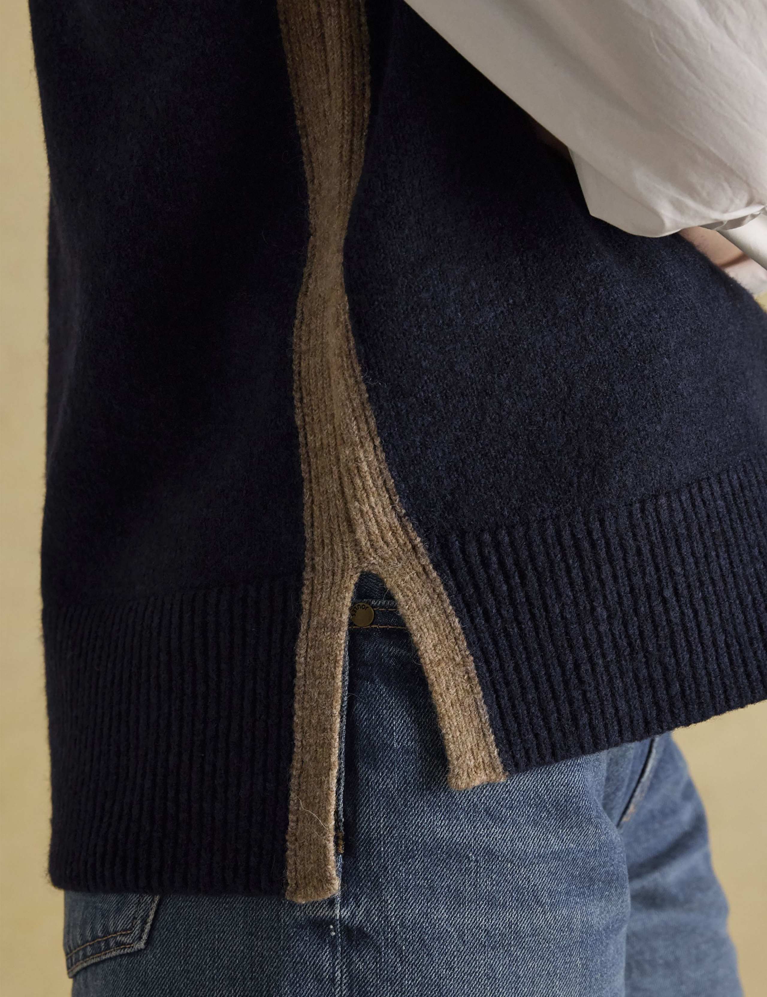 V-Neck Knitted Vest 7 of 7