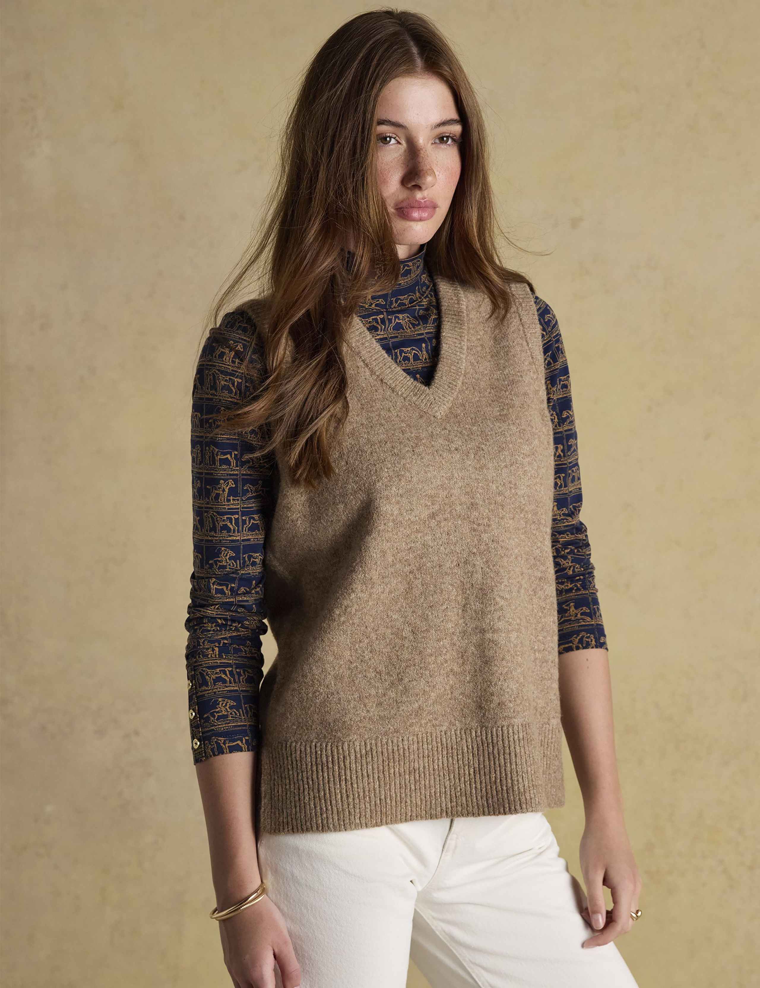 V-Neck Knitted Vest 3 of 7