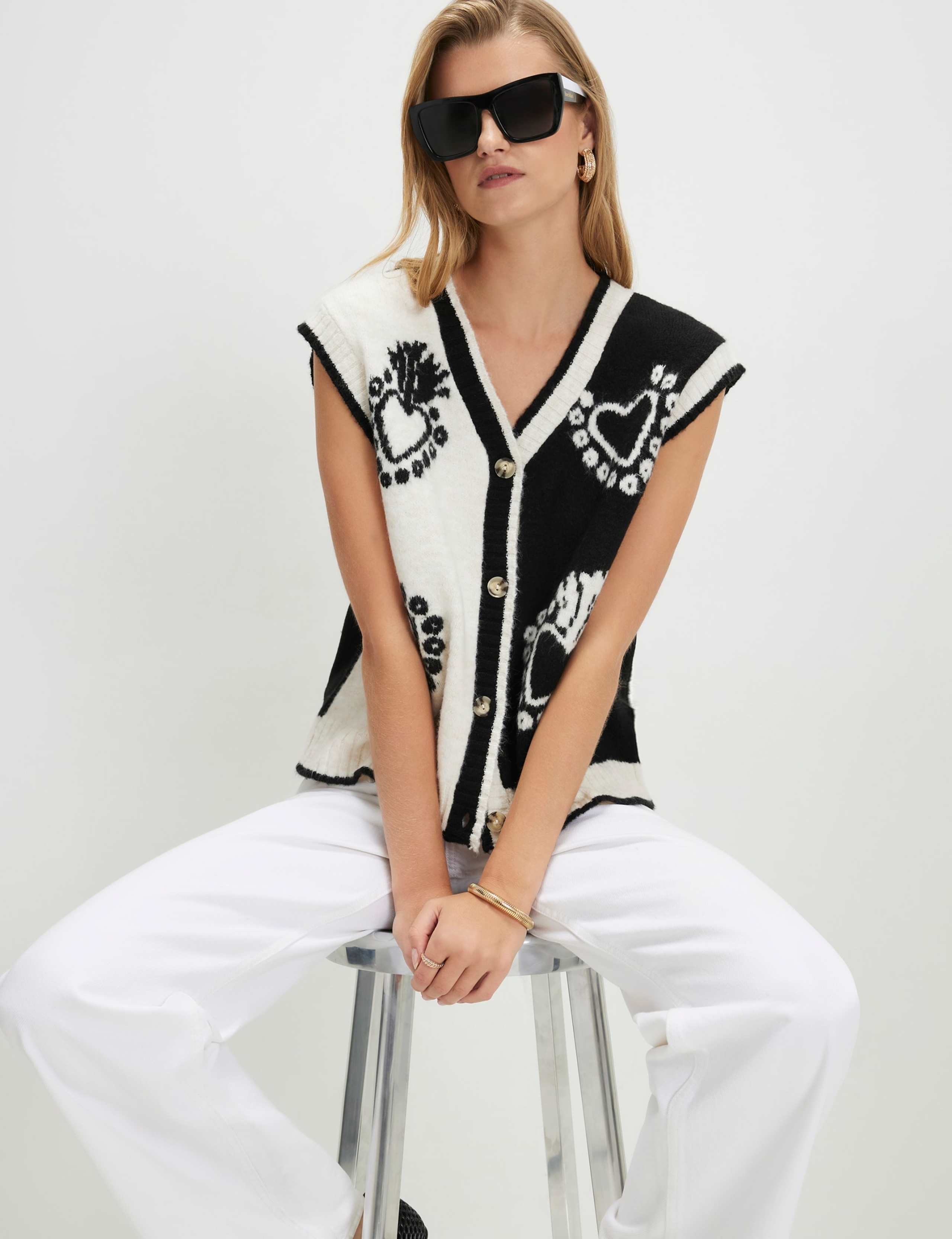 Monochrome Heart V-Neck Waistcoat 4 of 4