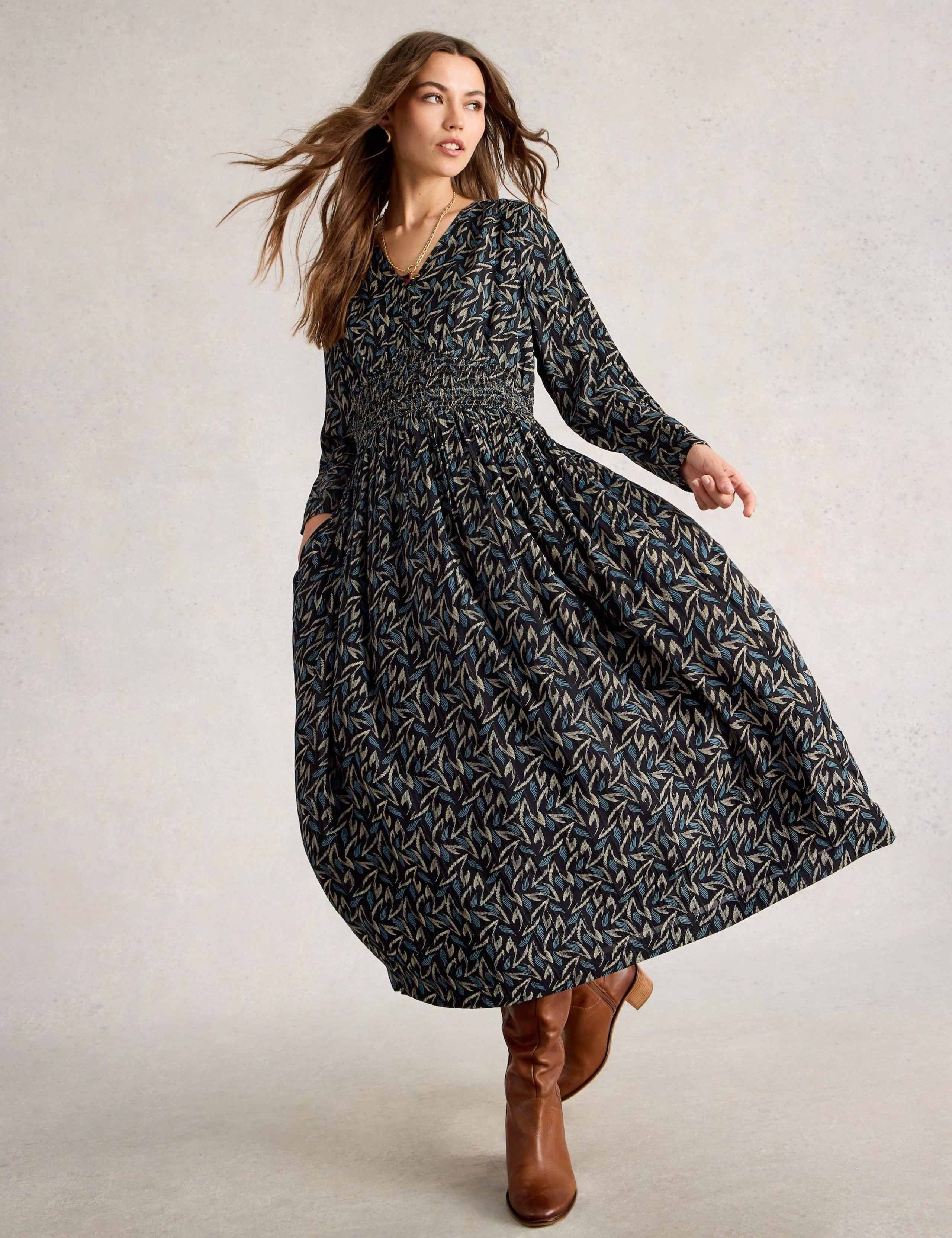 Metallic Printed V-Neck Midaxi Dress 3 of 6