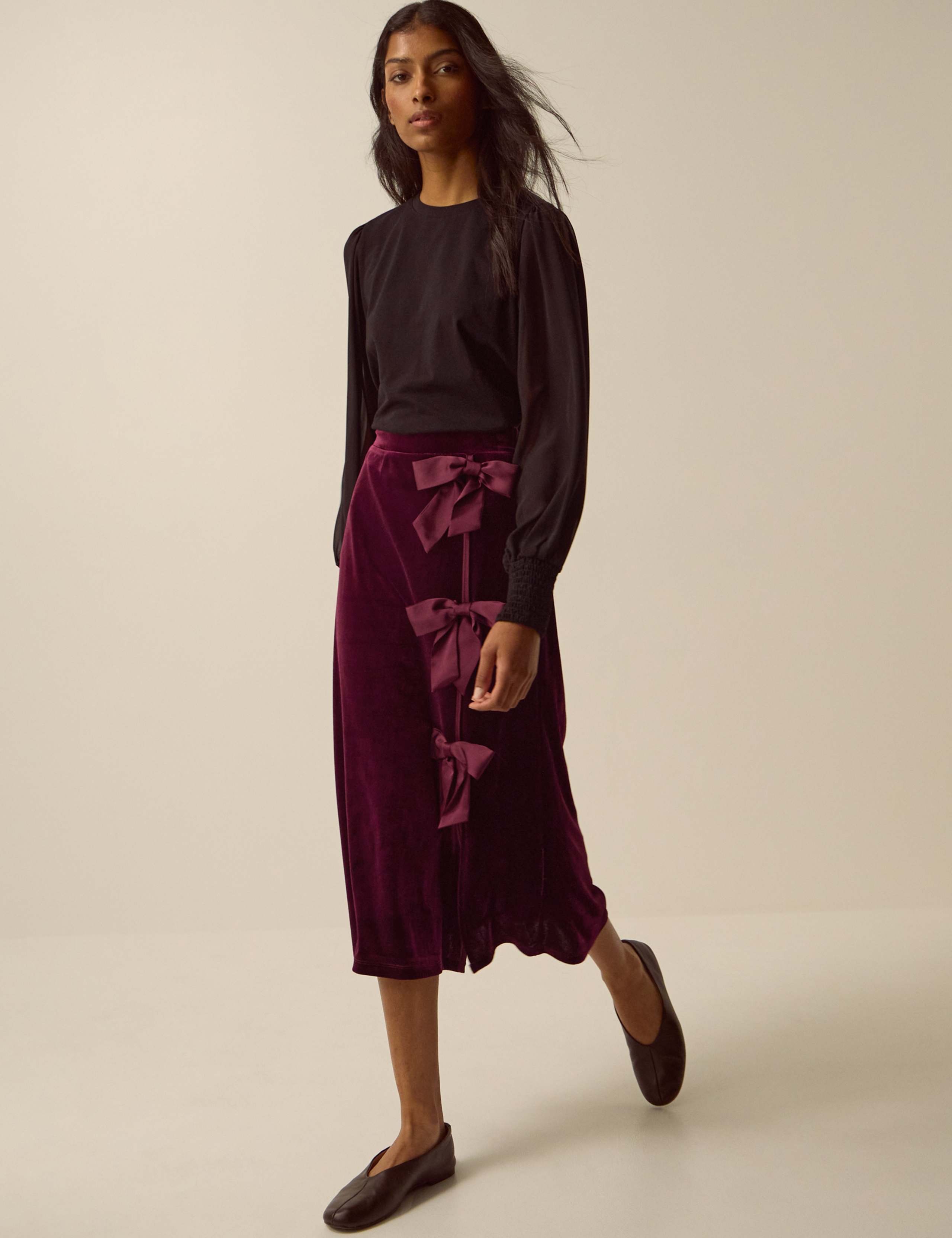 Velvet Bow Detail Midi Pencil Skirt 4 of 5