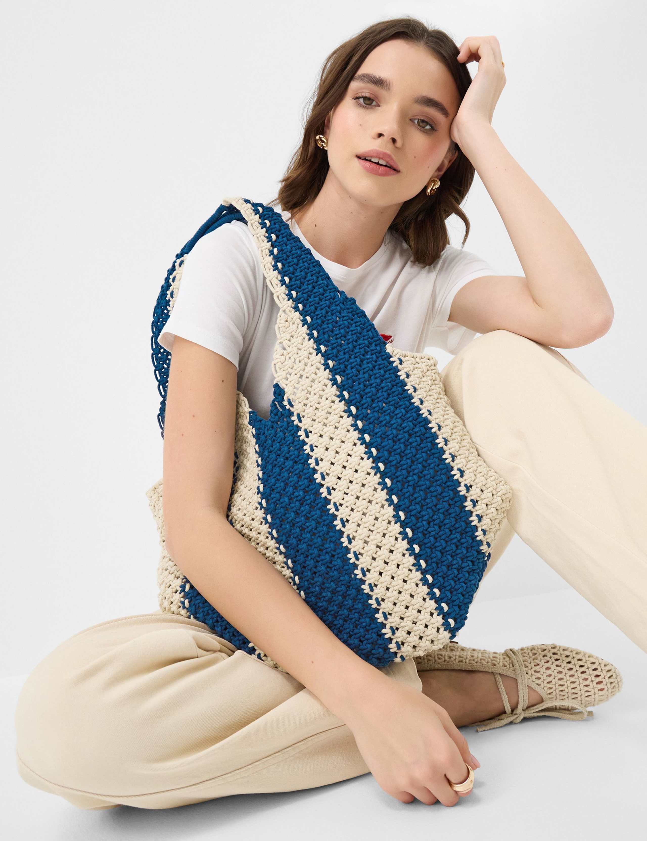 Macrame Striped Shoulder Bag 3 of 5