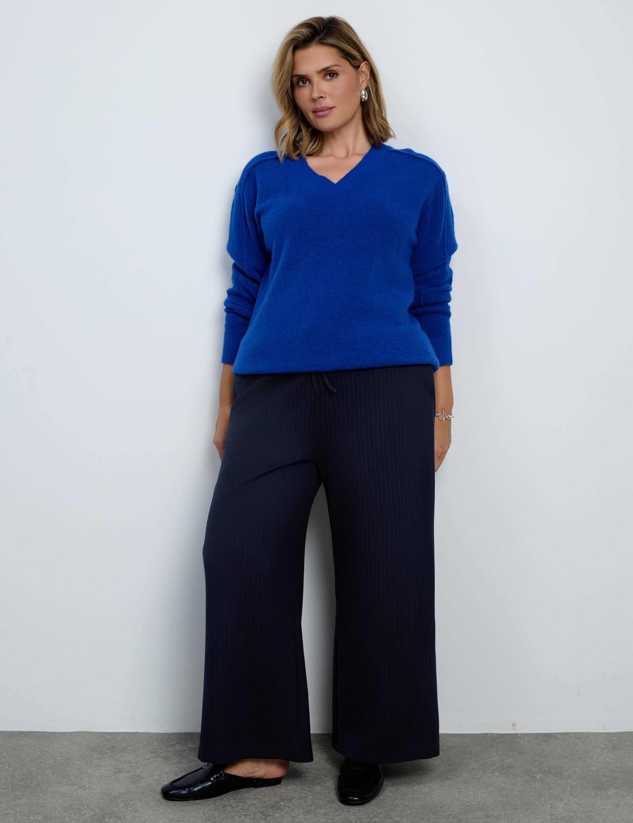 Wool Blend V-Neck Knitted Jumper 2 of 5