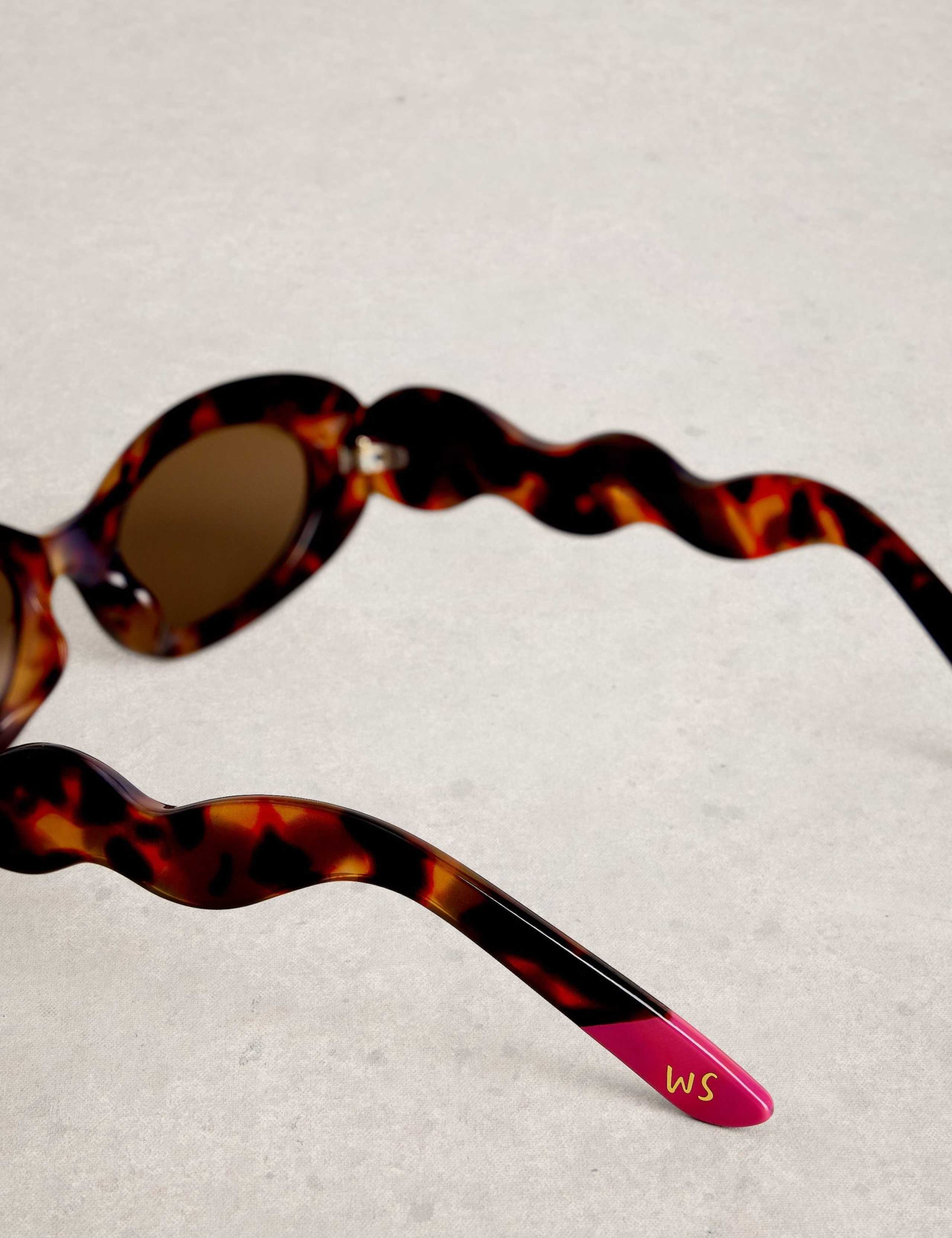 Oval Chunky Sunglasses 3 of 4