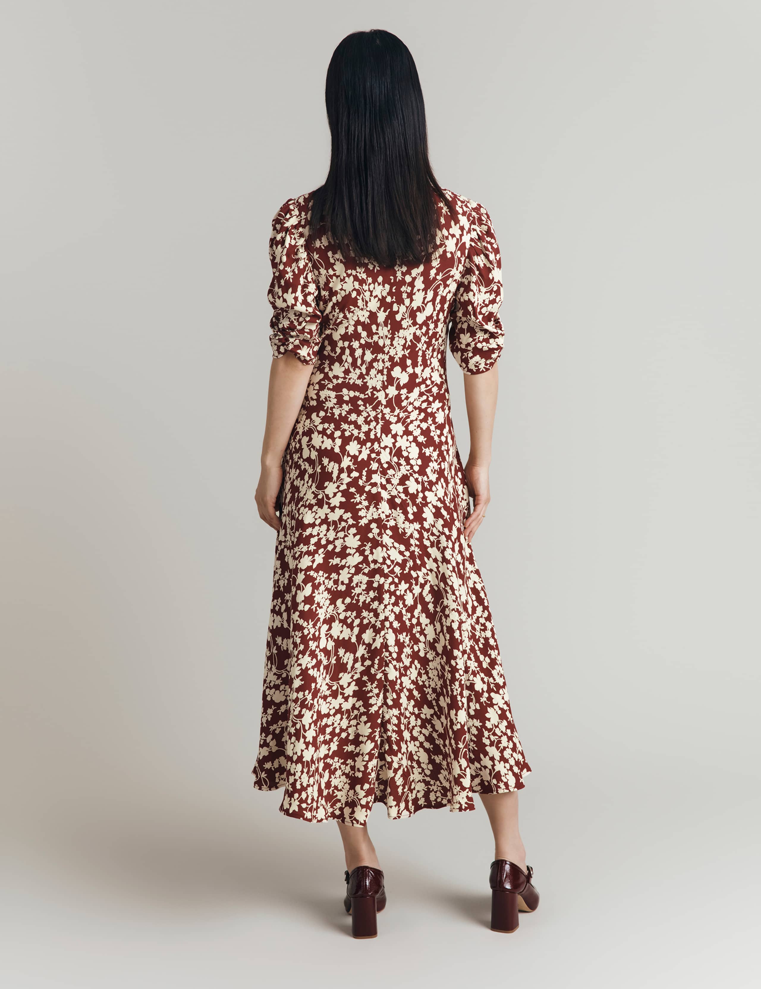 Crepe Floral V-Neck Midi Tea Dress 2 of 4
