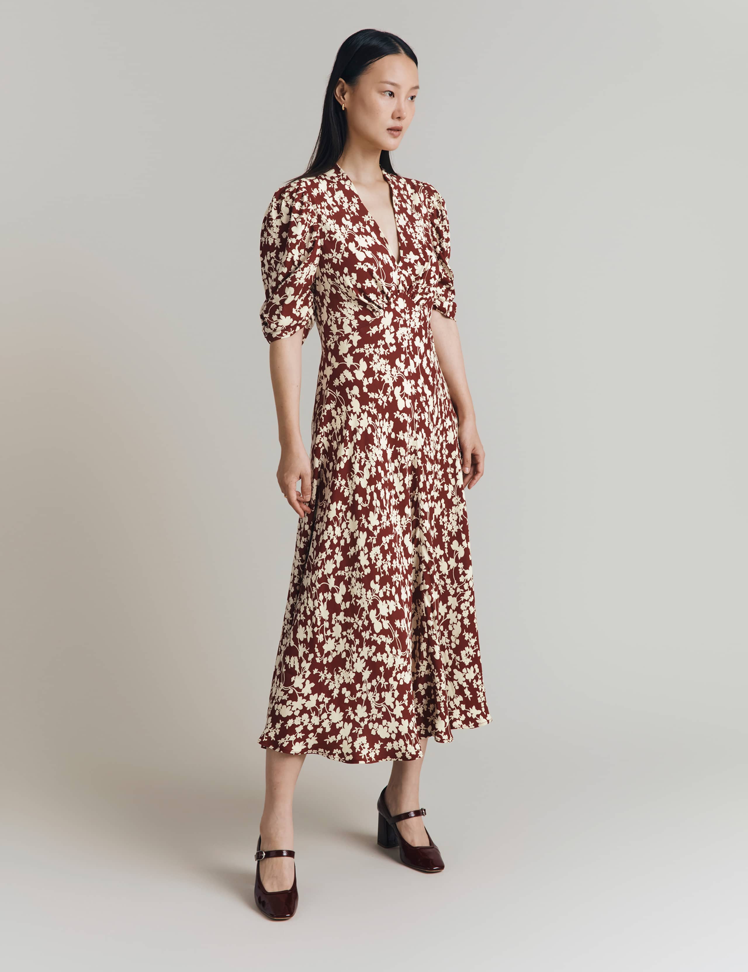 Crepe Floral V-Neck Midi Tea Dress 3 of 4