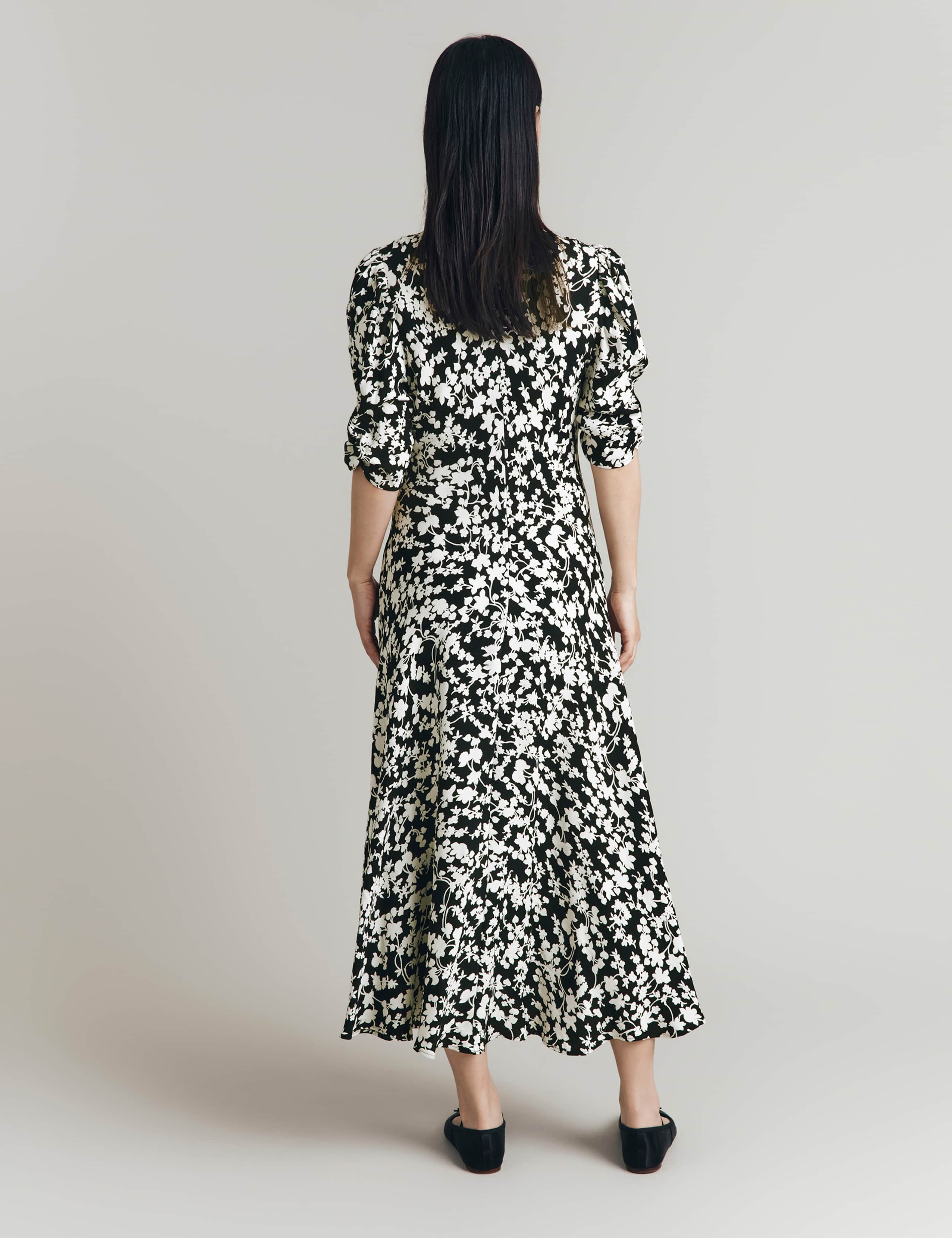 Crepe Floral V-Neck Midi Tea Dress 2 of 4