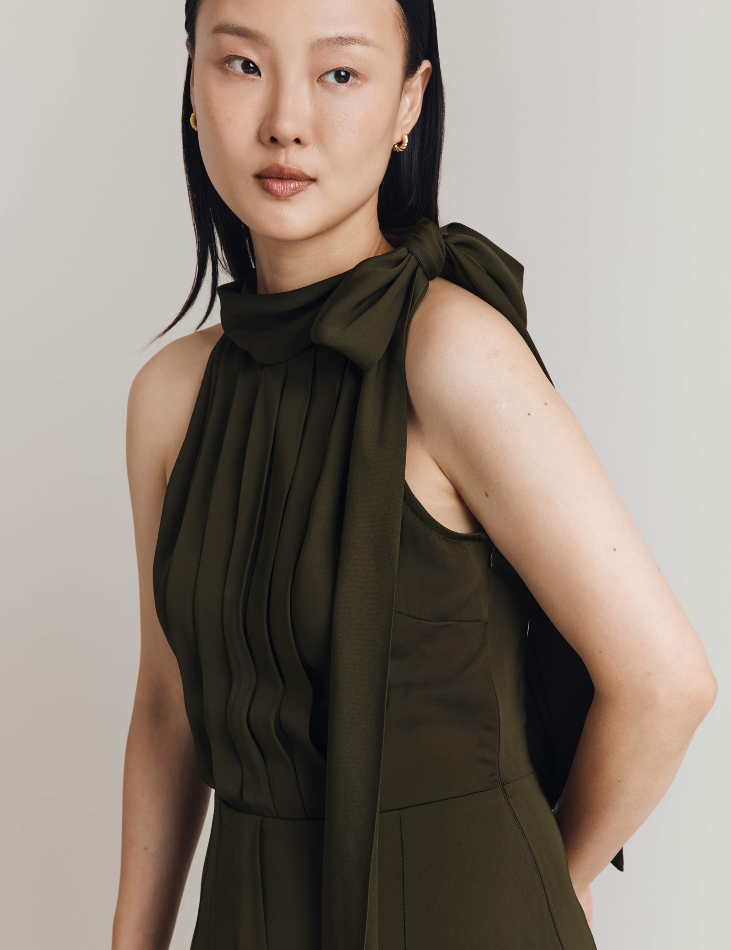 Crepe Tie Neck Sleeveless Jumpsuit 4 of 5