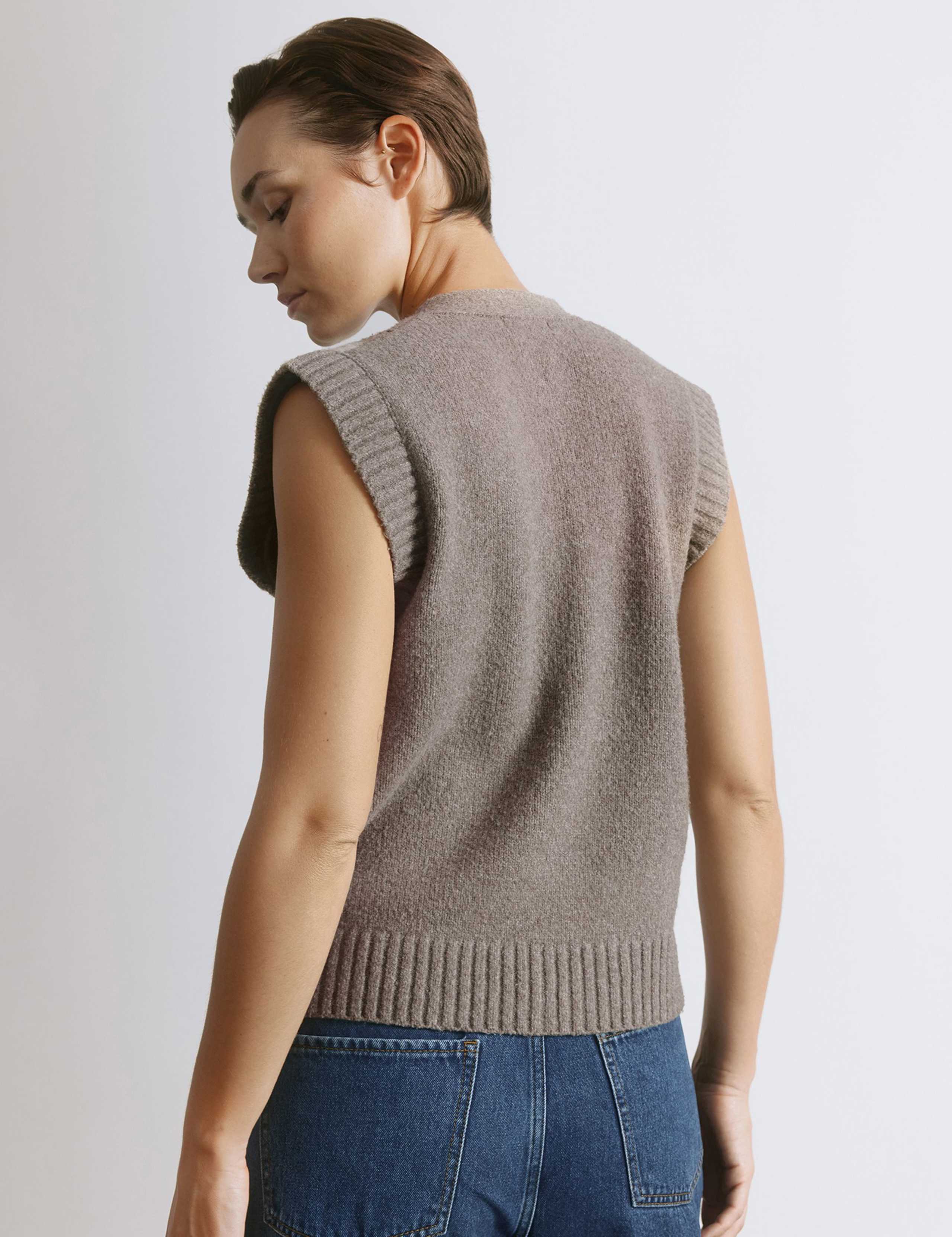 Argyle V-Neck Knitted Top with Wool 3 of 4