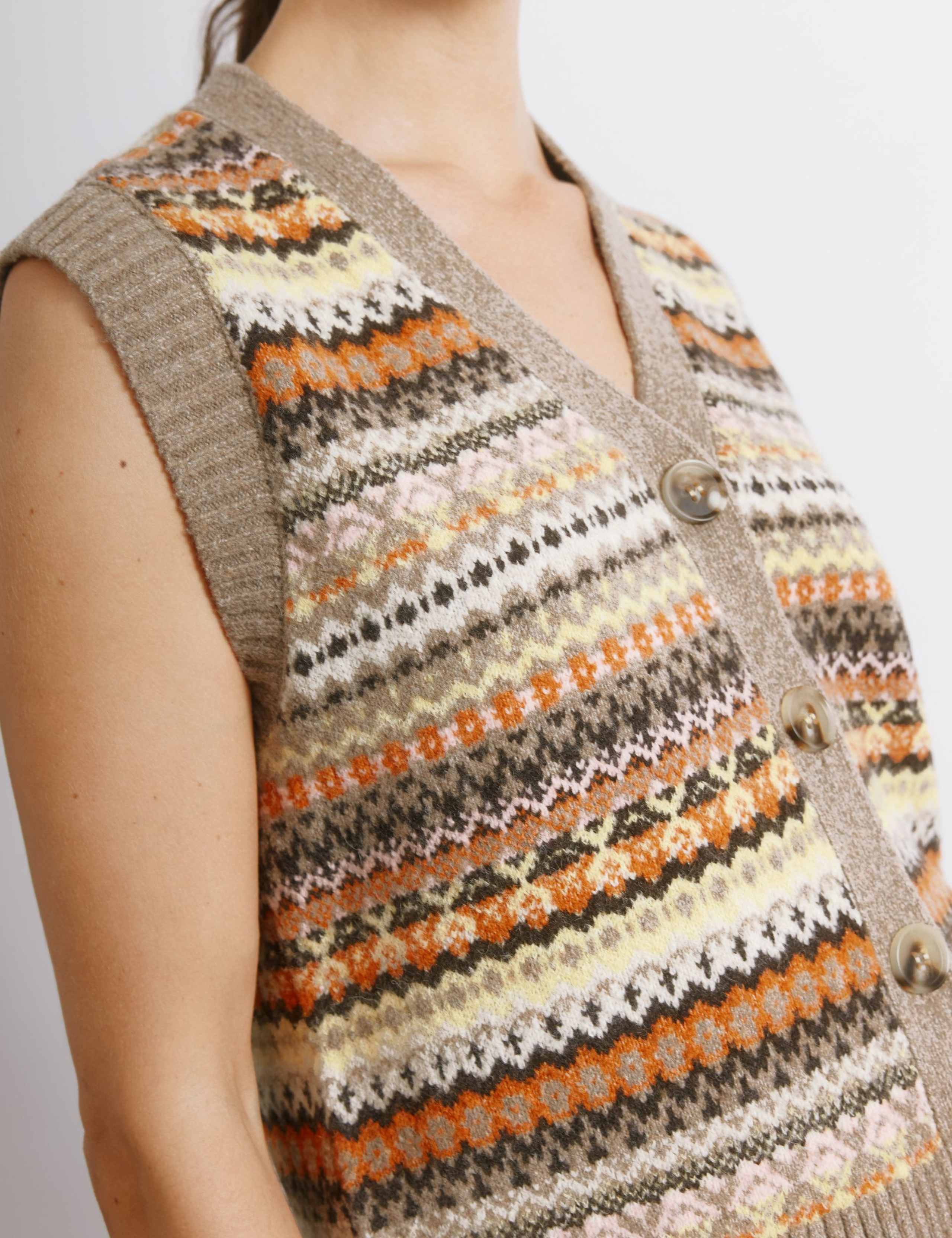 Fair Isle V-Neck Knitted Top with Wool 4 of 4