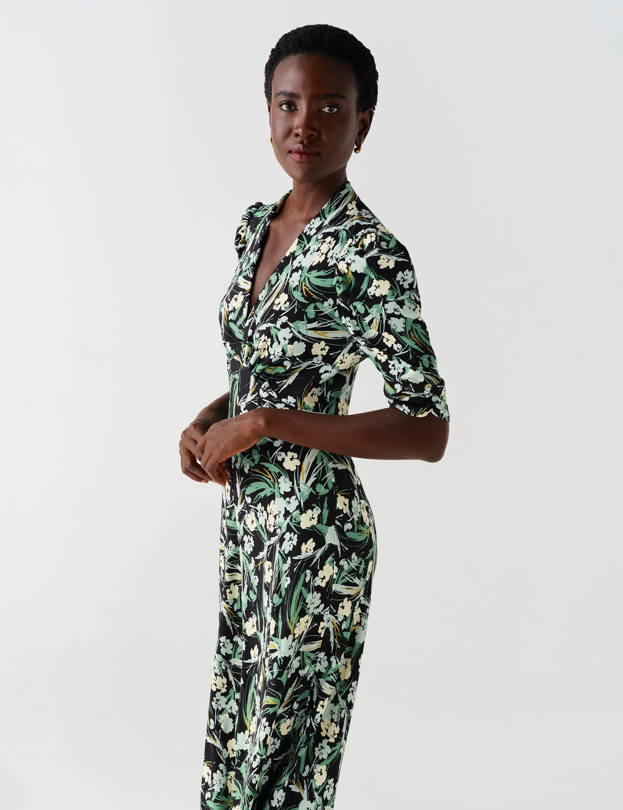 Crepe Floral V Neck Puff Sleeve Tea Dress 4 of 8