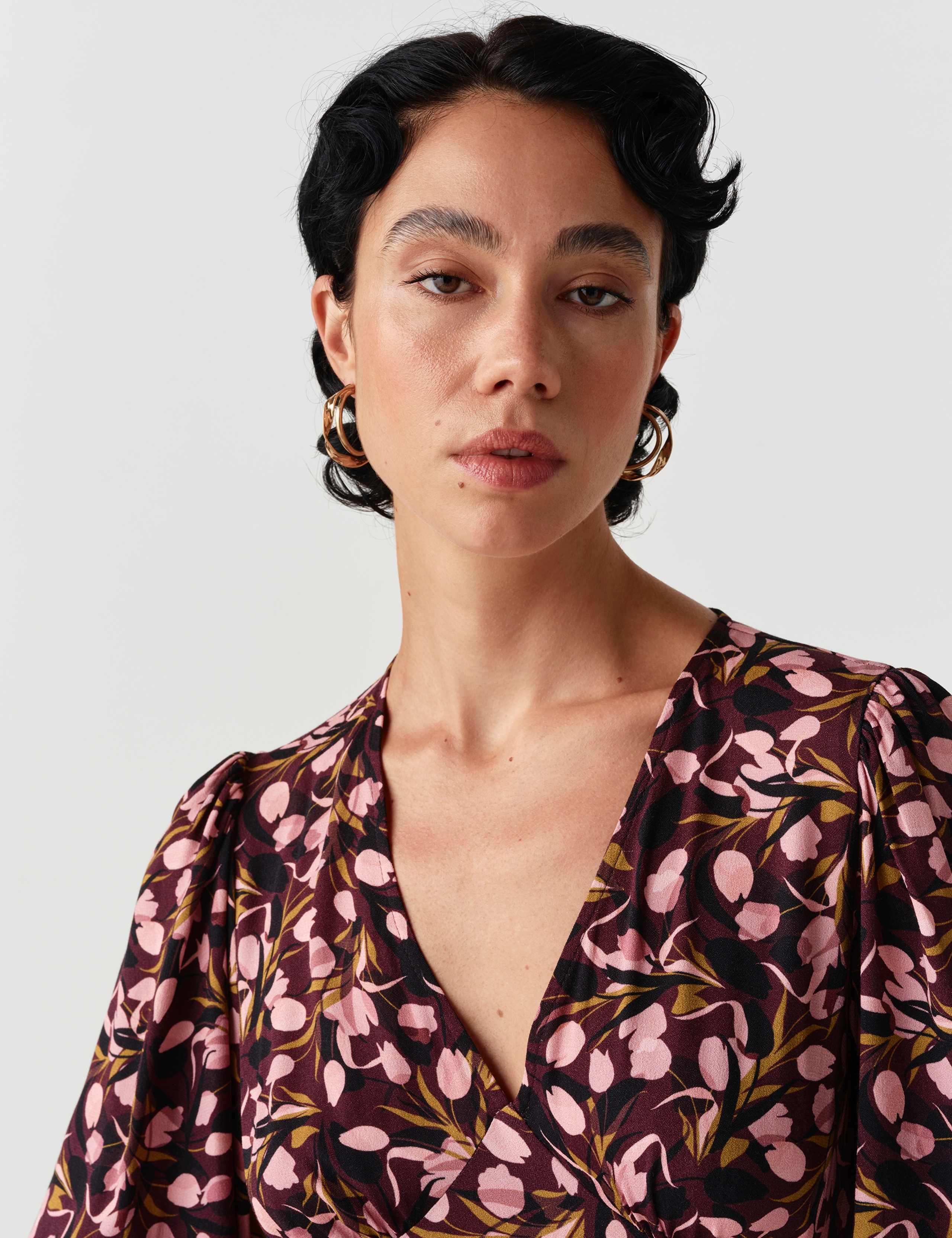 Crepe Ditsy Floral V Neck Midi Waisted Dress 4 of 11