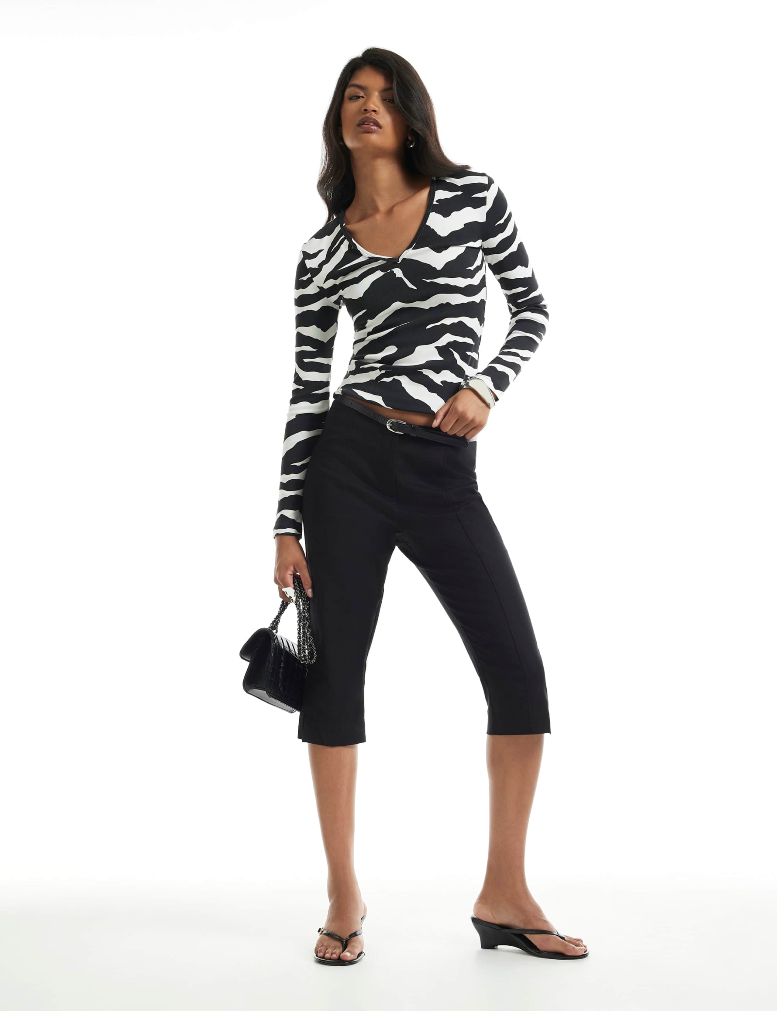 Zebra V Neck Long Sleeve Top 2 of 6