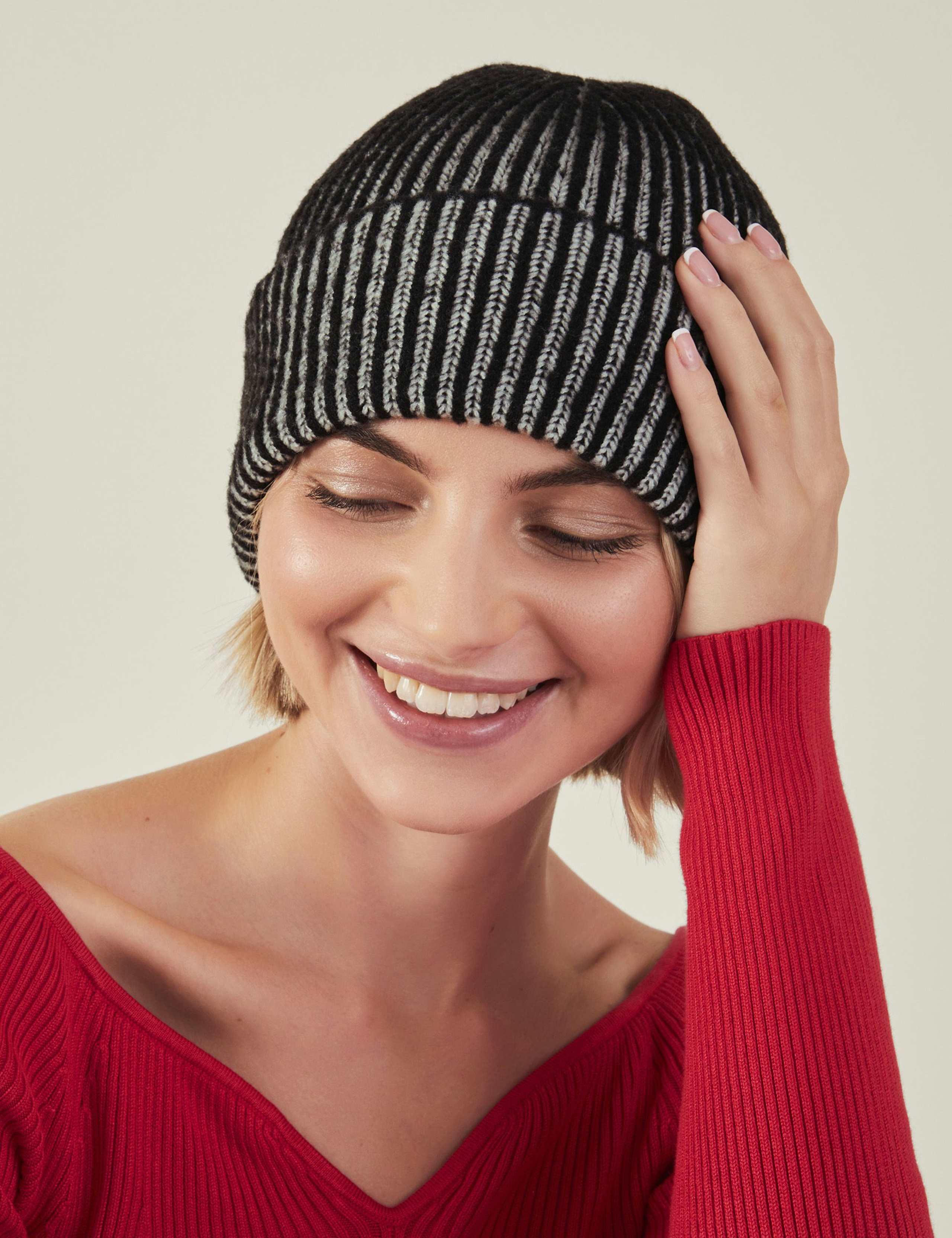 Textured Beanie Hat 3 of 3