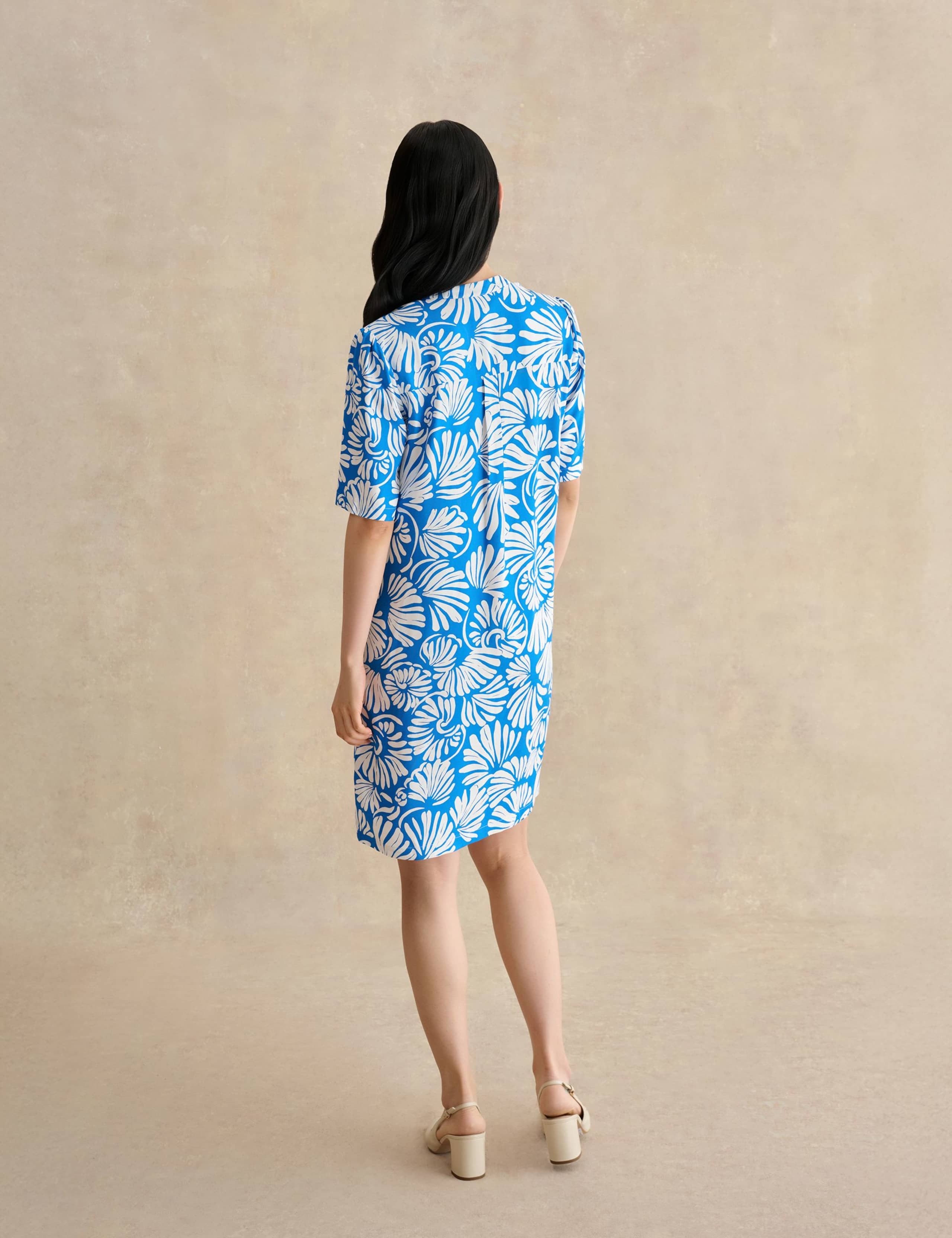 Printed V-Neck Knee Length Shift Dress 3 of 5